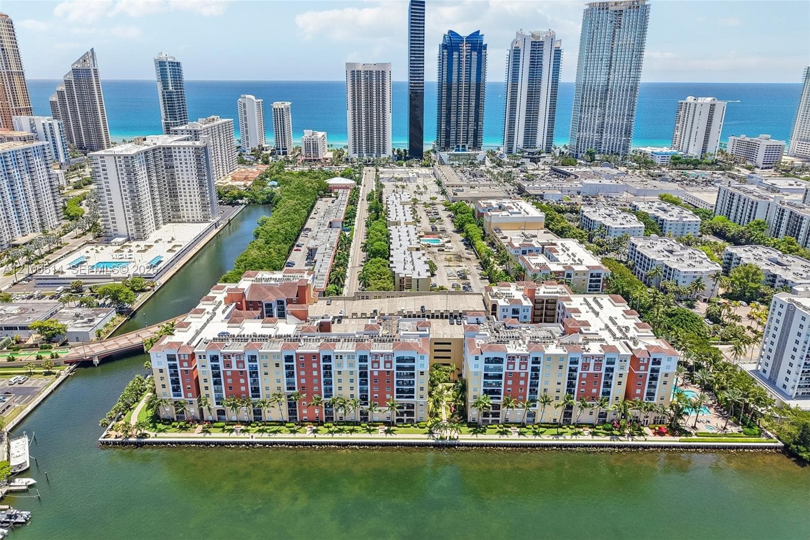 Porto Bellagio · #1407 in Sunny Isles Beach - Photo 39