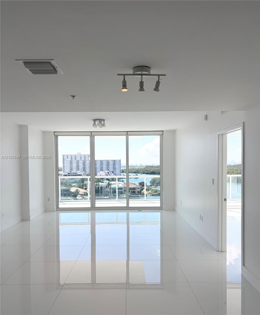 400 Sunny Isles · #1002 in Sunny Isles Beach - Photo 6