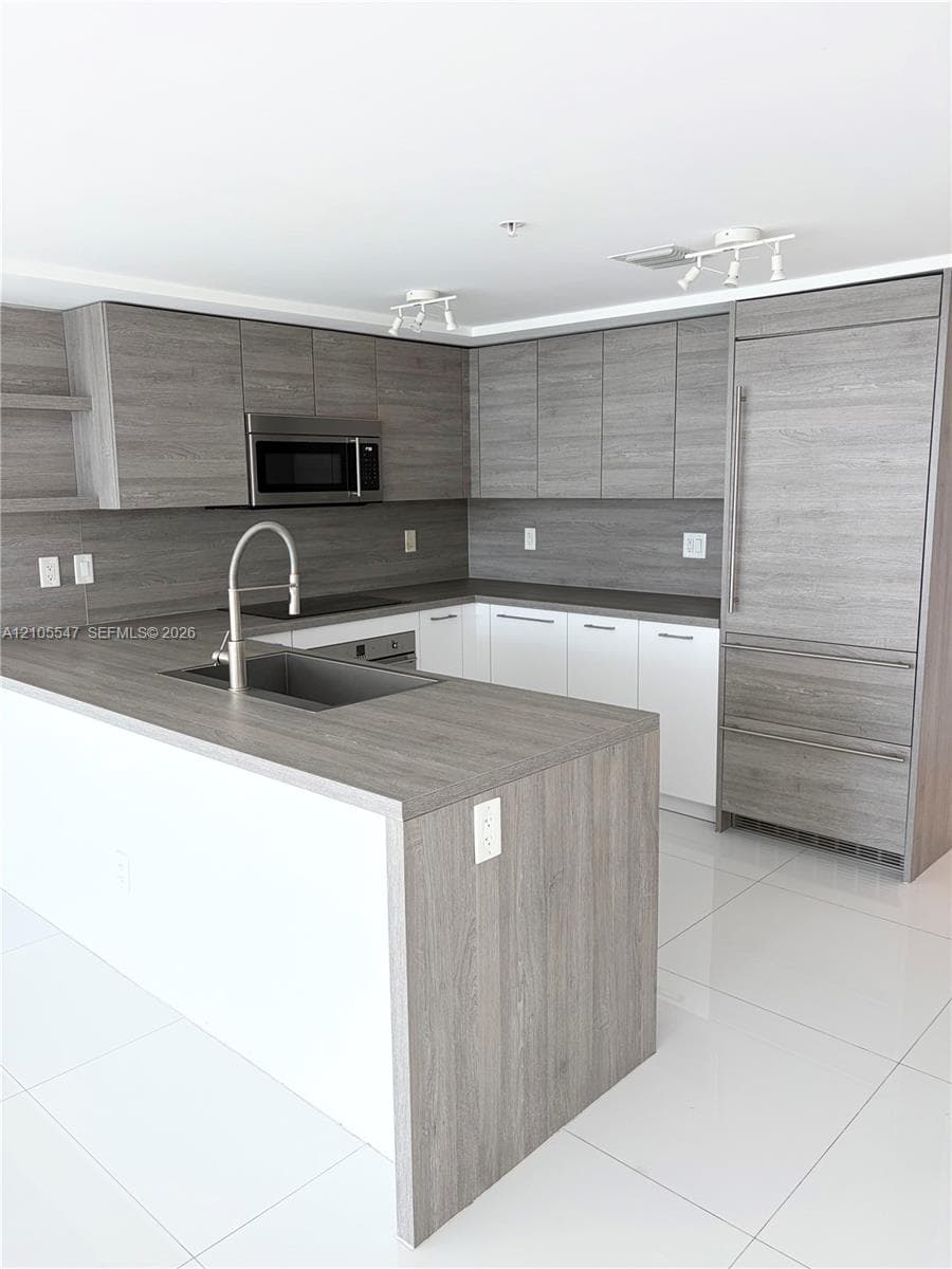 400 Sunny Isles · #1002 in Sunny Isles Beach - Photo 16