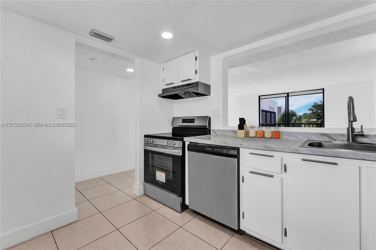 HORIZONS WEST CONDO #7 · #410 in Miami - Photo 7