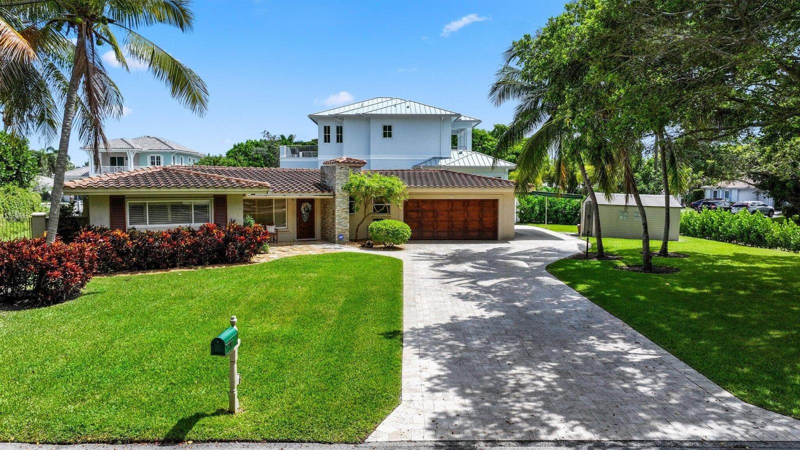 910 Banyan Drive - 1.jpg-SMALL