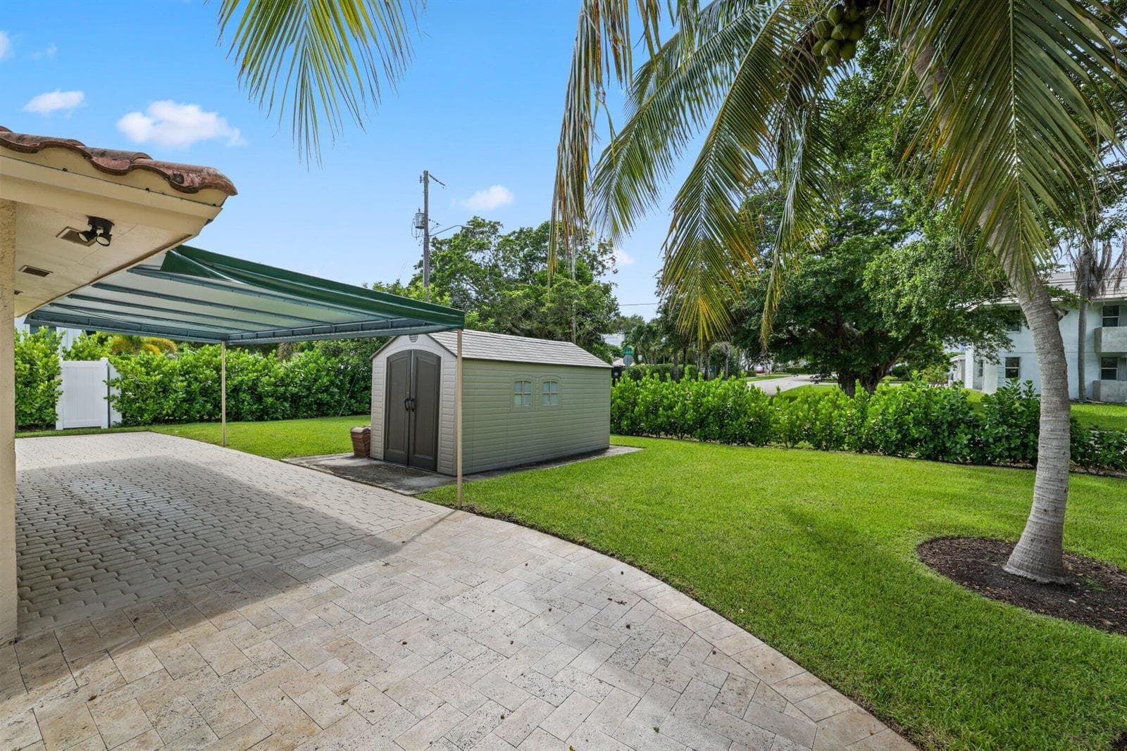 910 Banyan Drive - 27.jpg-SMALL