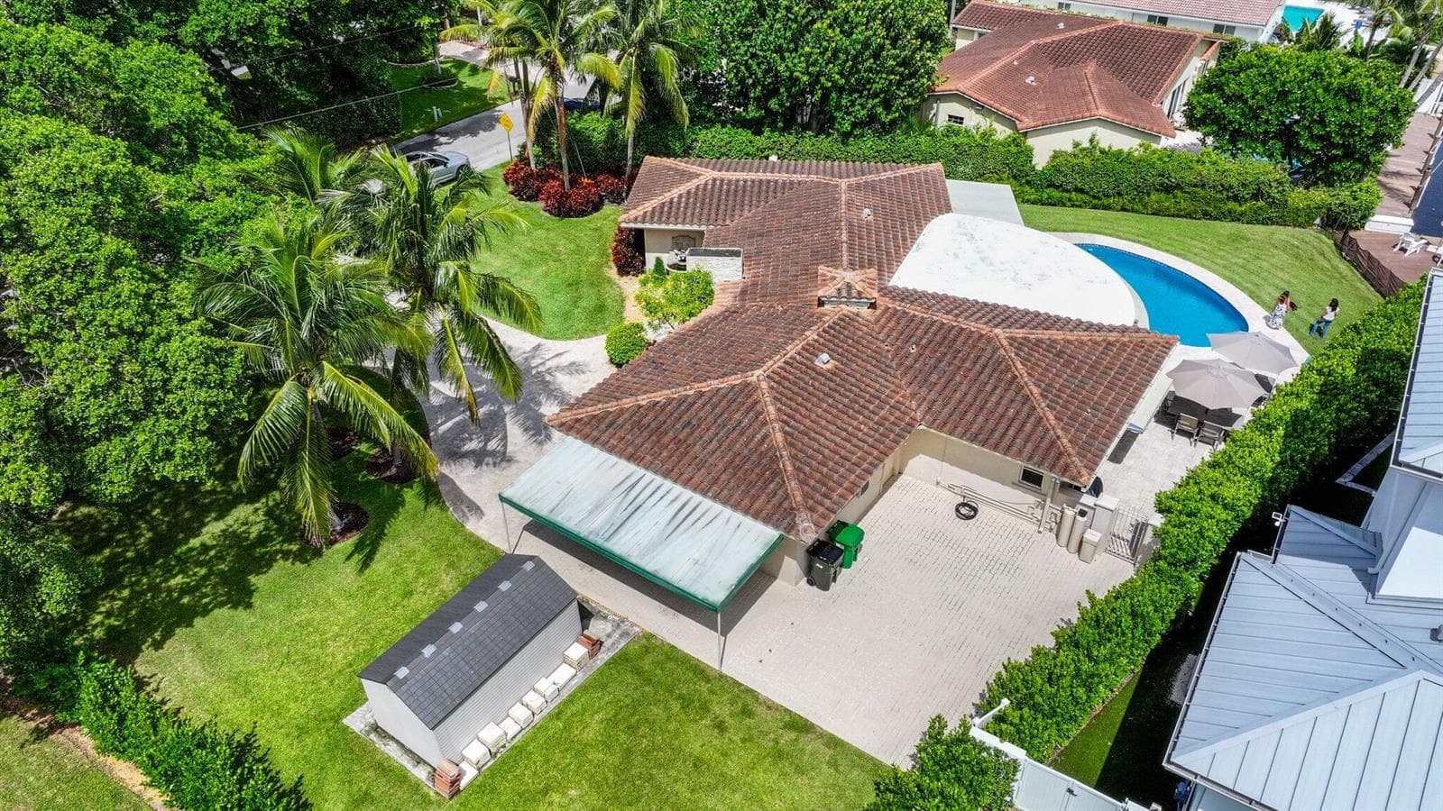 910 Banyan Drive - 12.jpg-SMALL