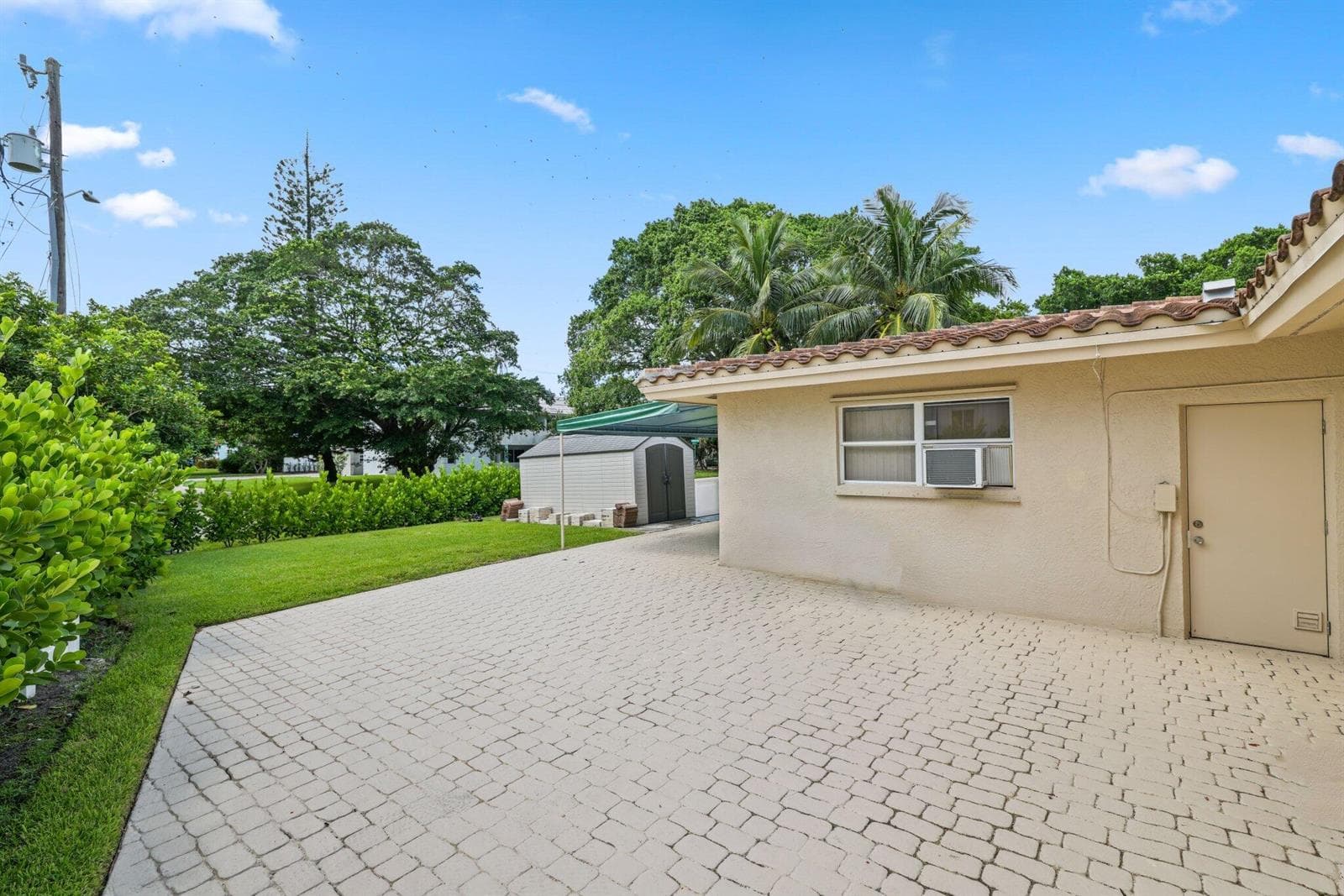 910 Banyan Drive - 29.jpg-SMALL