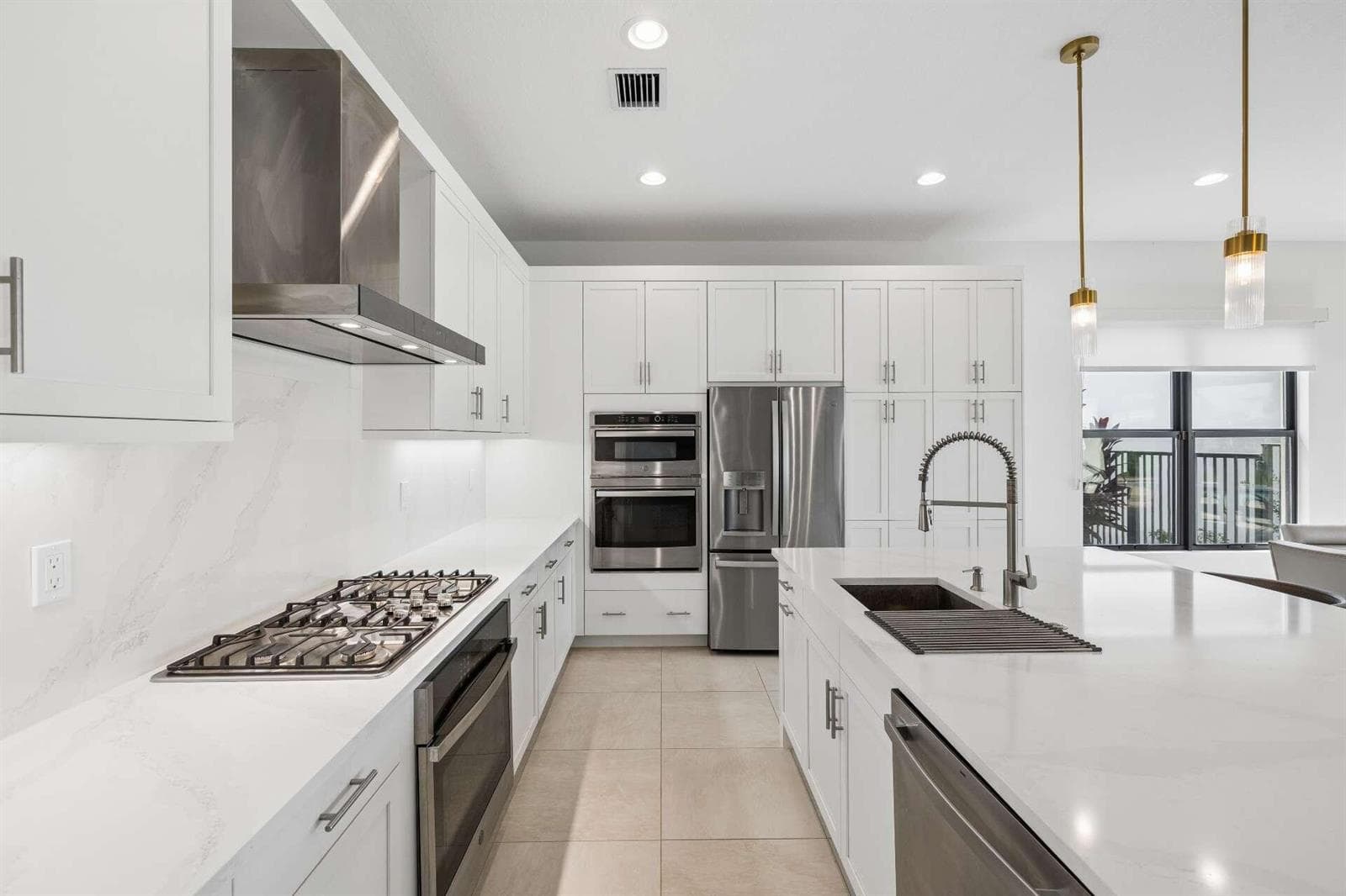 GOURMET KITCHEN