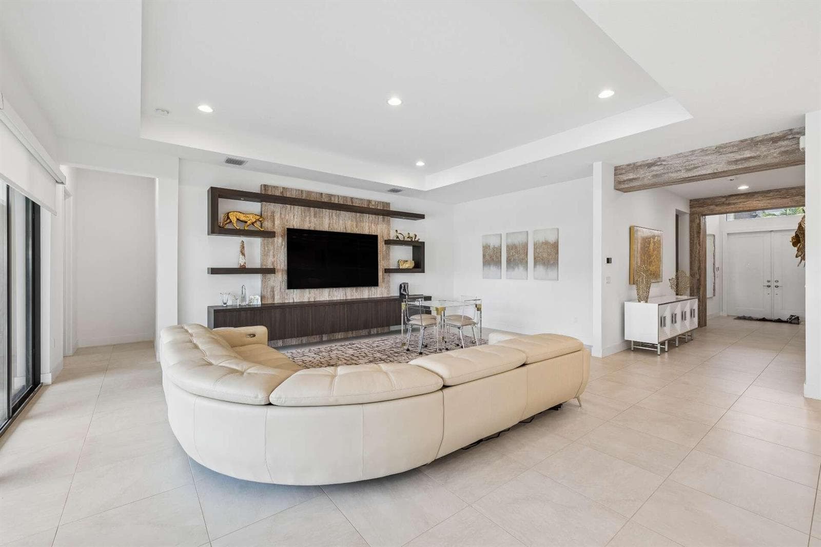 GREAT ROOM