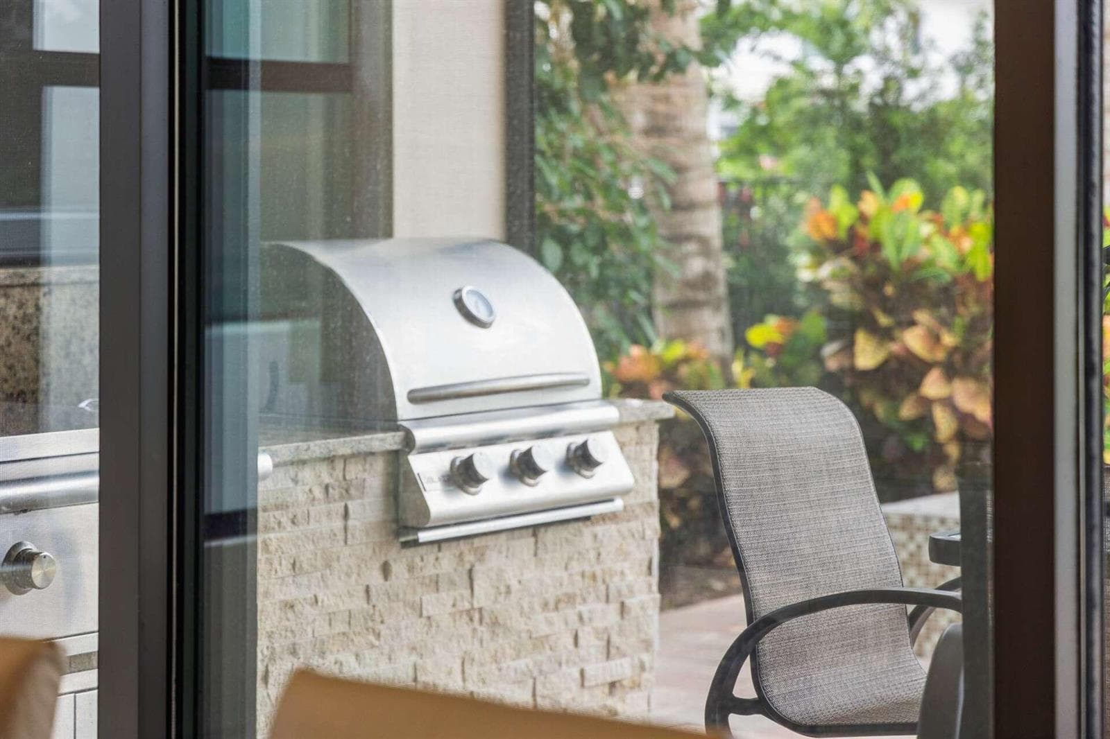 SUMMER KITCHEN