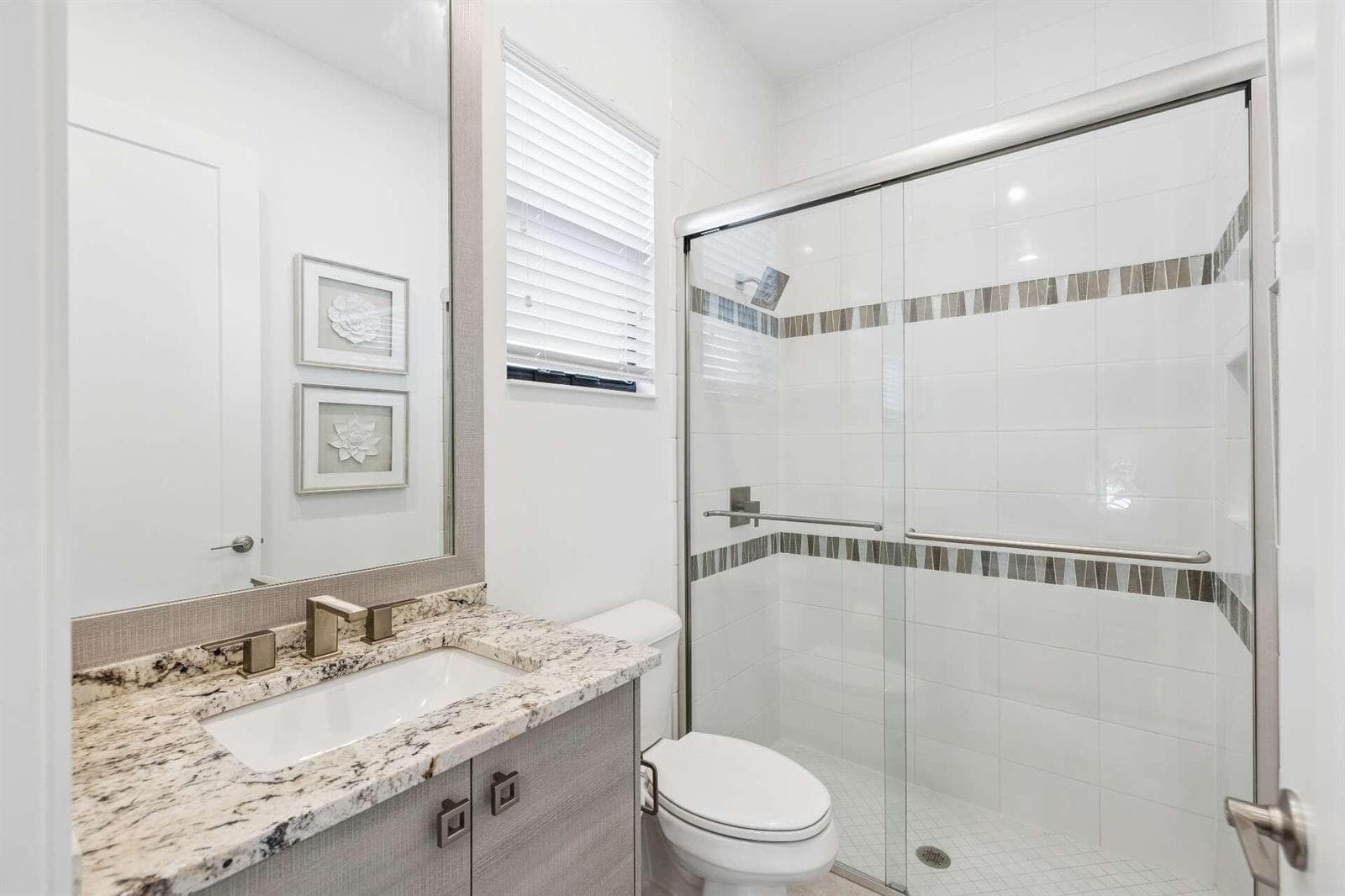 2ND BATHROOM