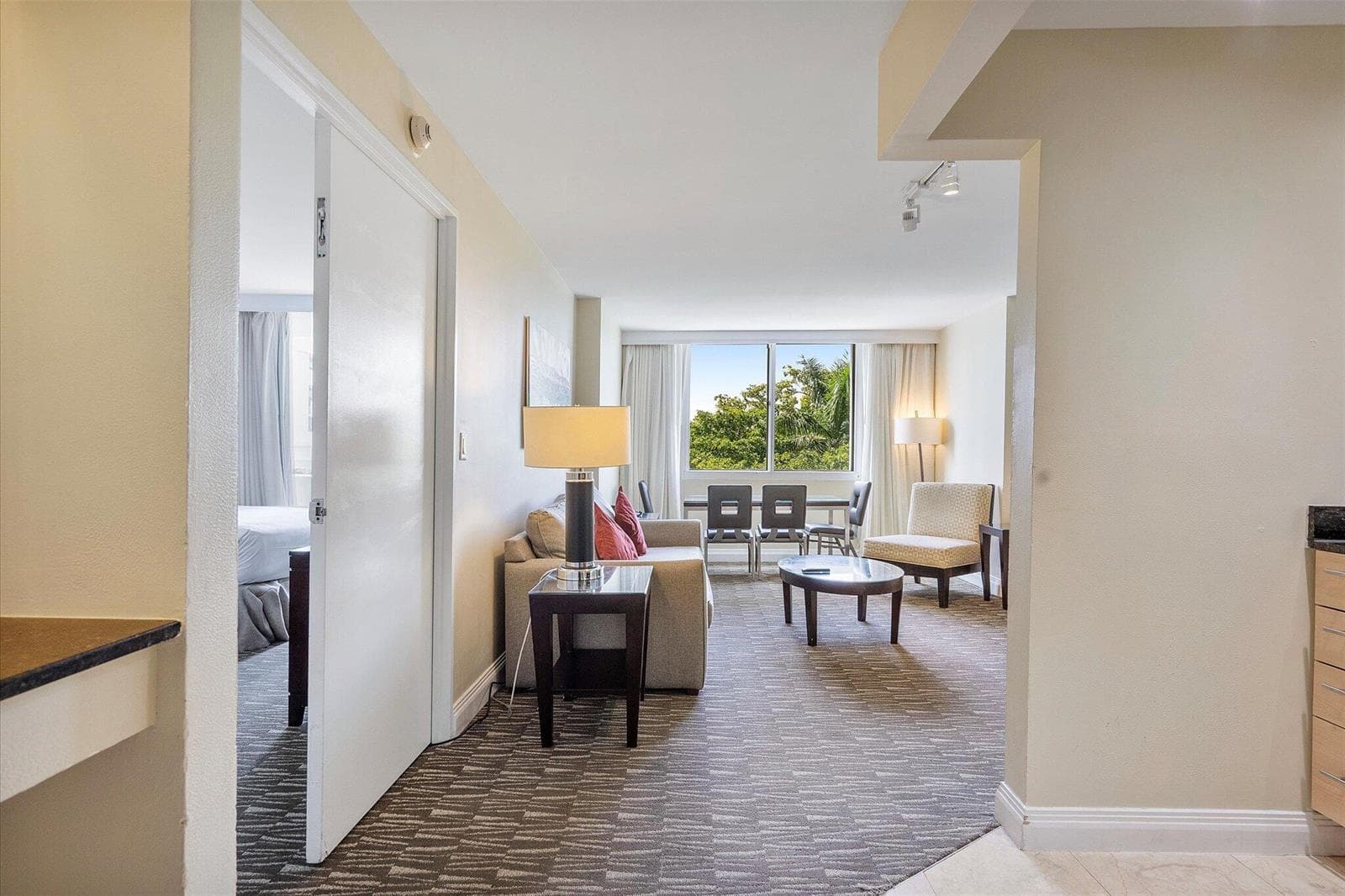 01-2670 E Sunrise Blvd #409_001