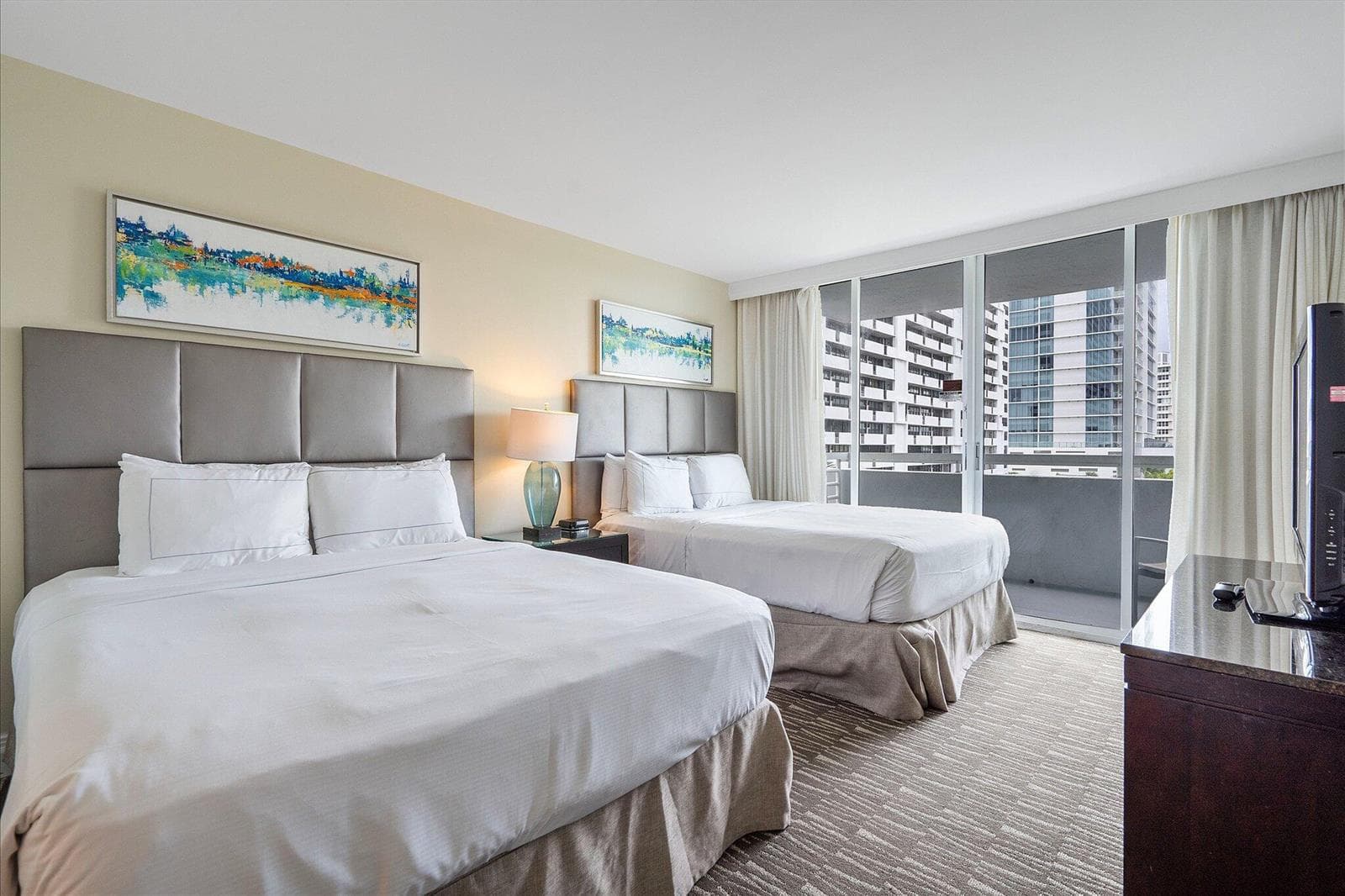 23-2670 E Sunrise Blvd #409_023