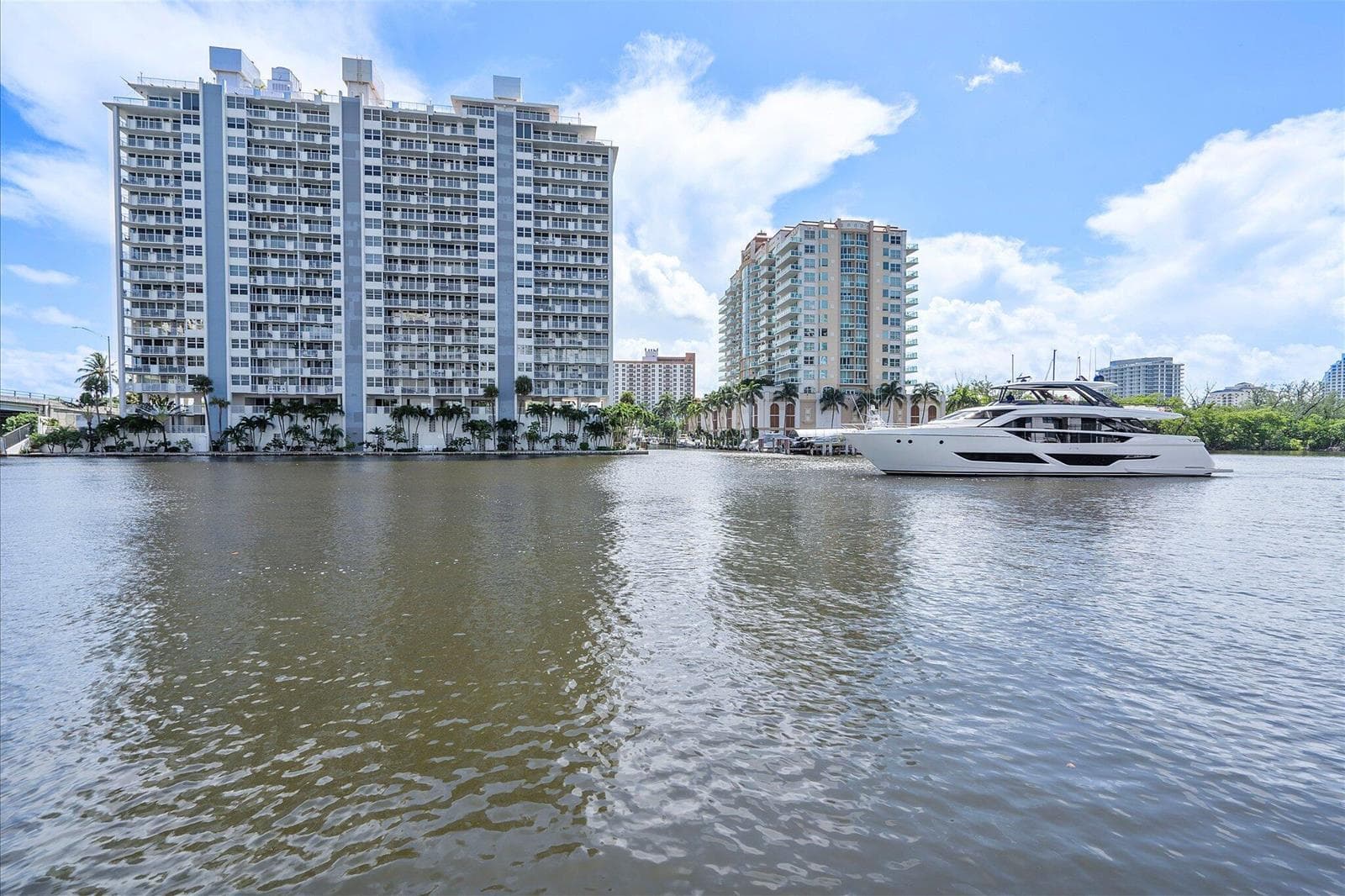 43-2670 E Sunrise Blvd #409_043
