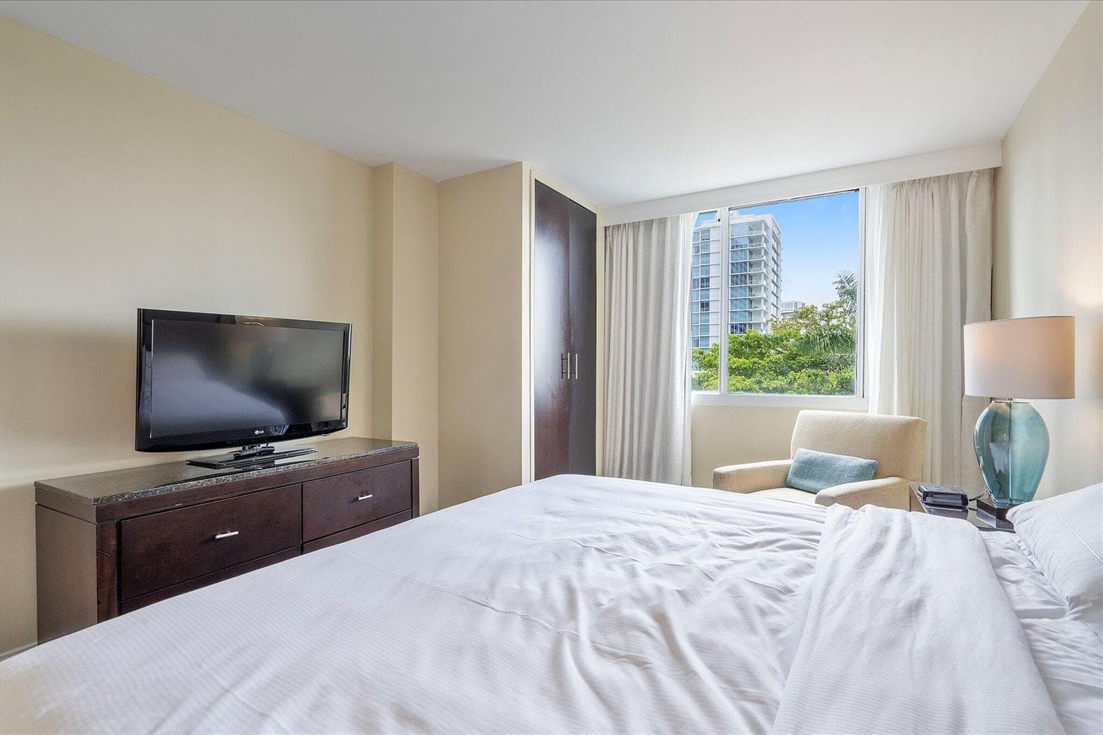 14-2670 E Sunrise Blvd #409_014