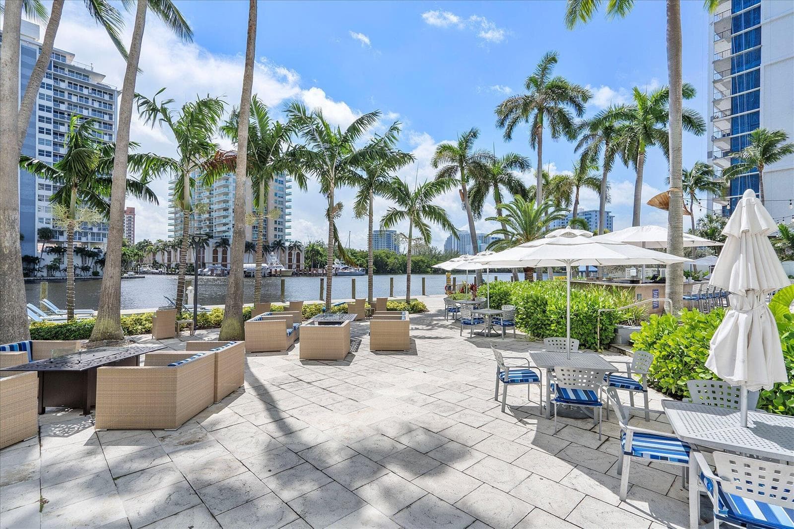 32-2670 E Sunrise Blvd #409_032