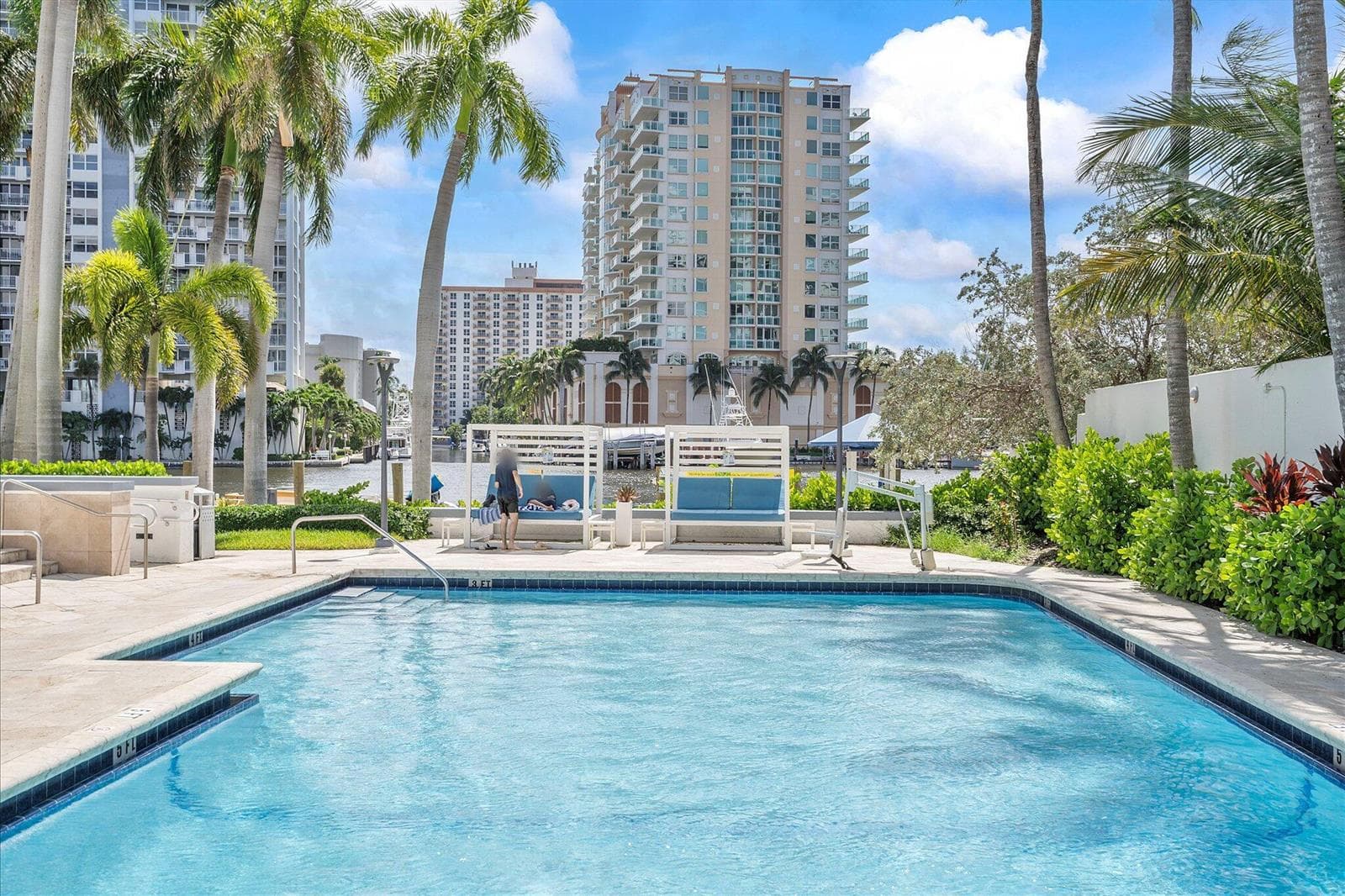 38-2670 E Sunrise Blvd #409_038