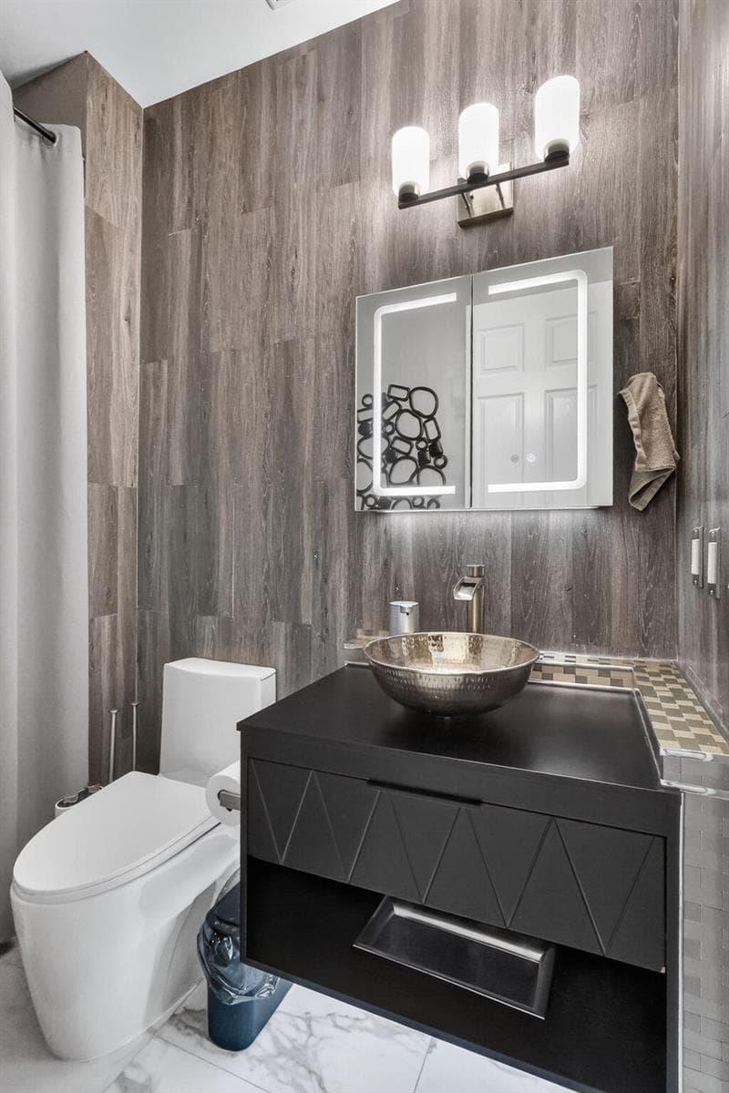 2nd bathroom