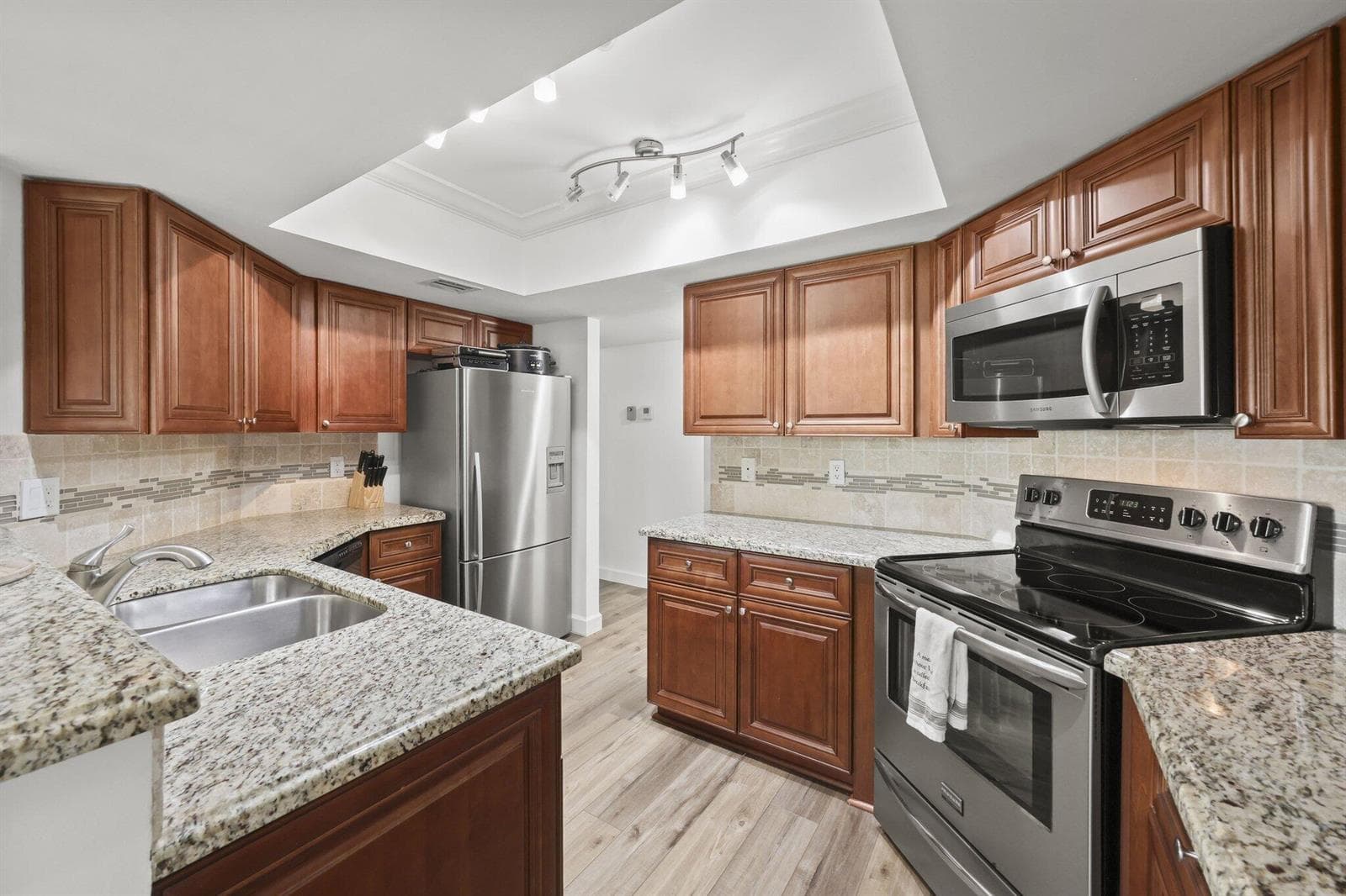403 Sea Oats Drive - 12.jpg-SMALL