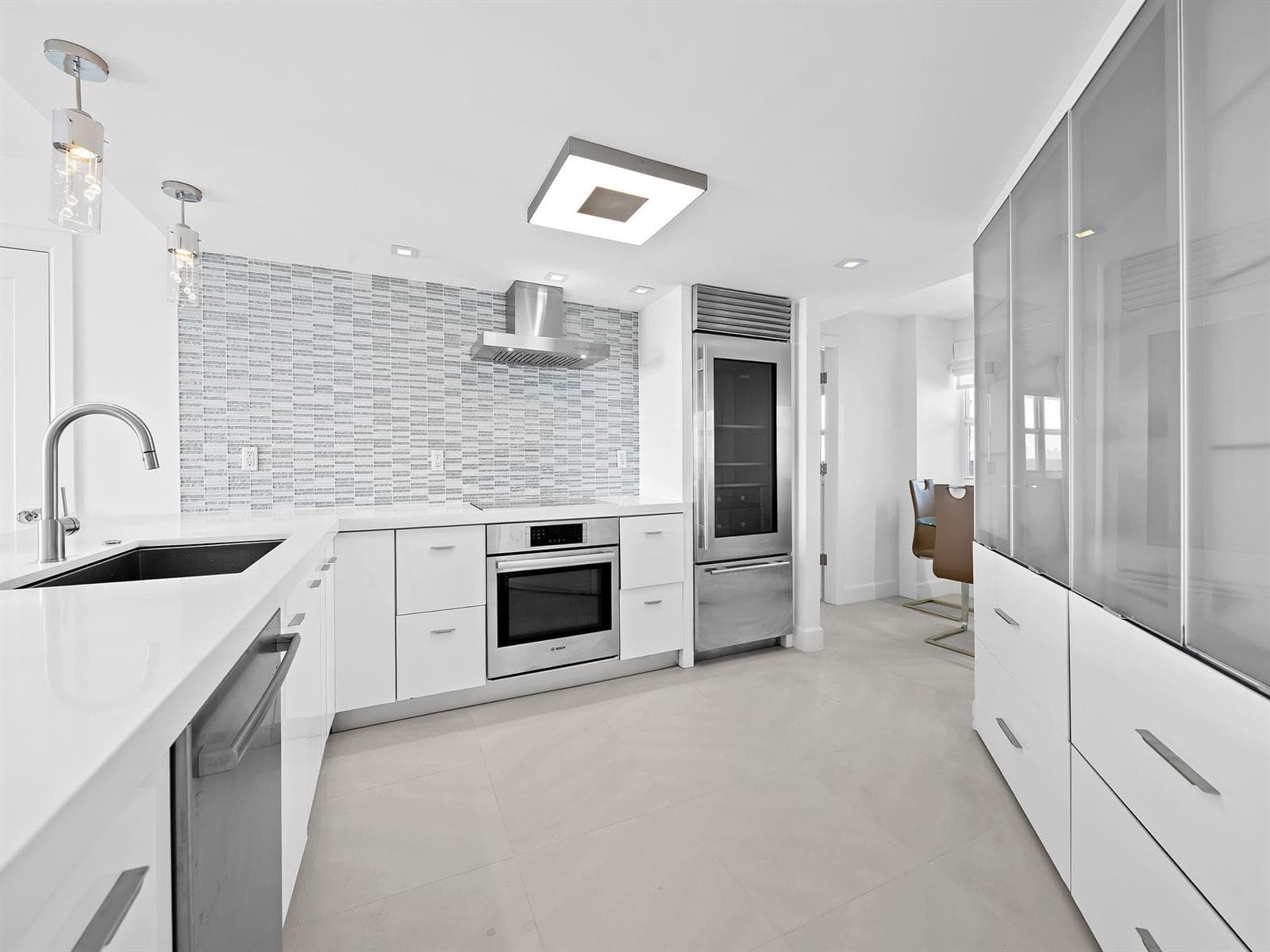 What a great chefs kitchen.