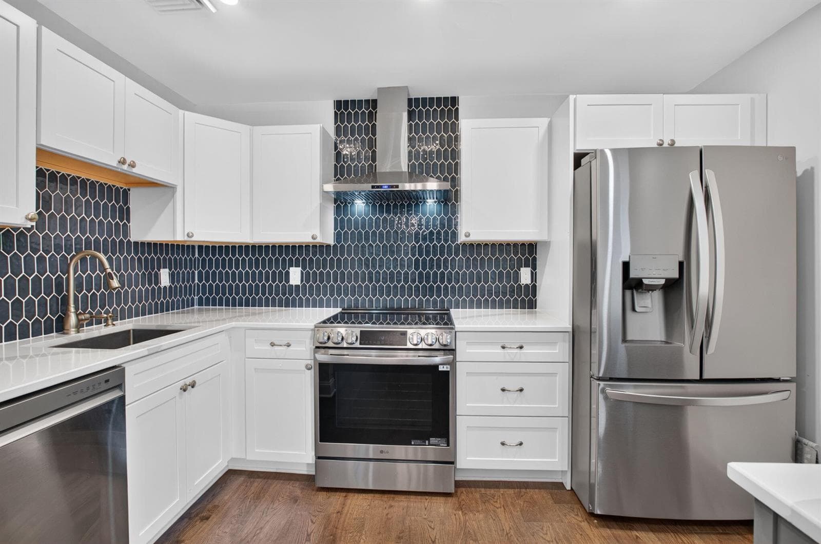 NEW KITCHEN