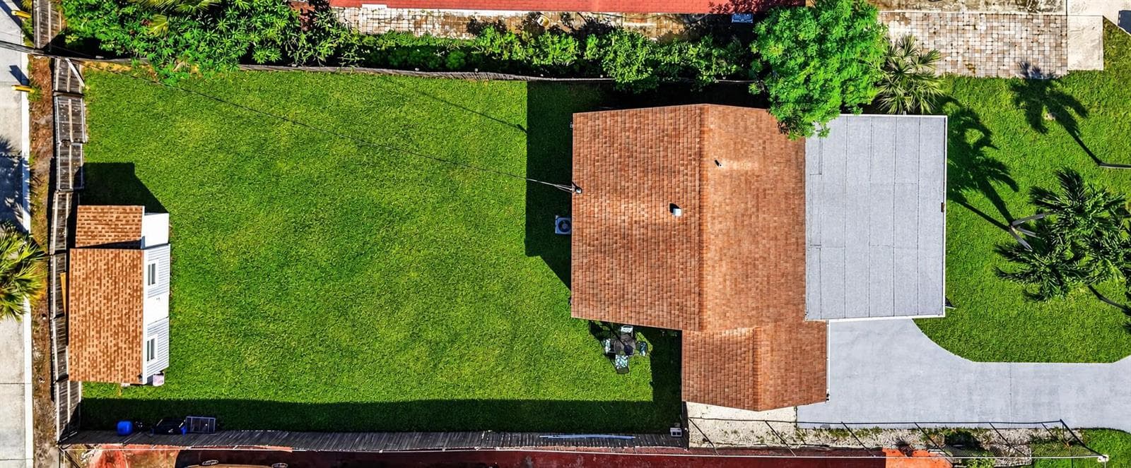 LUSH LAWN DRONE