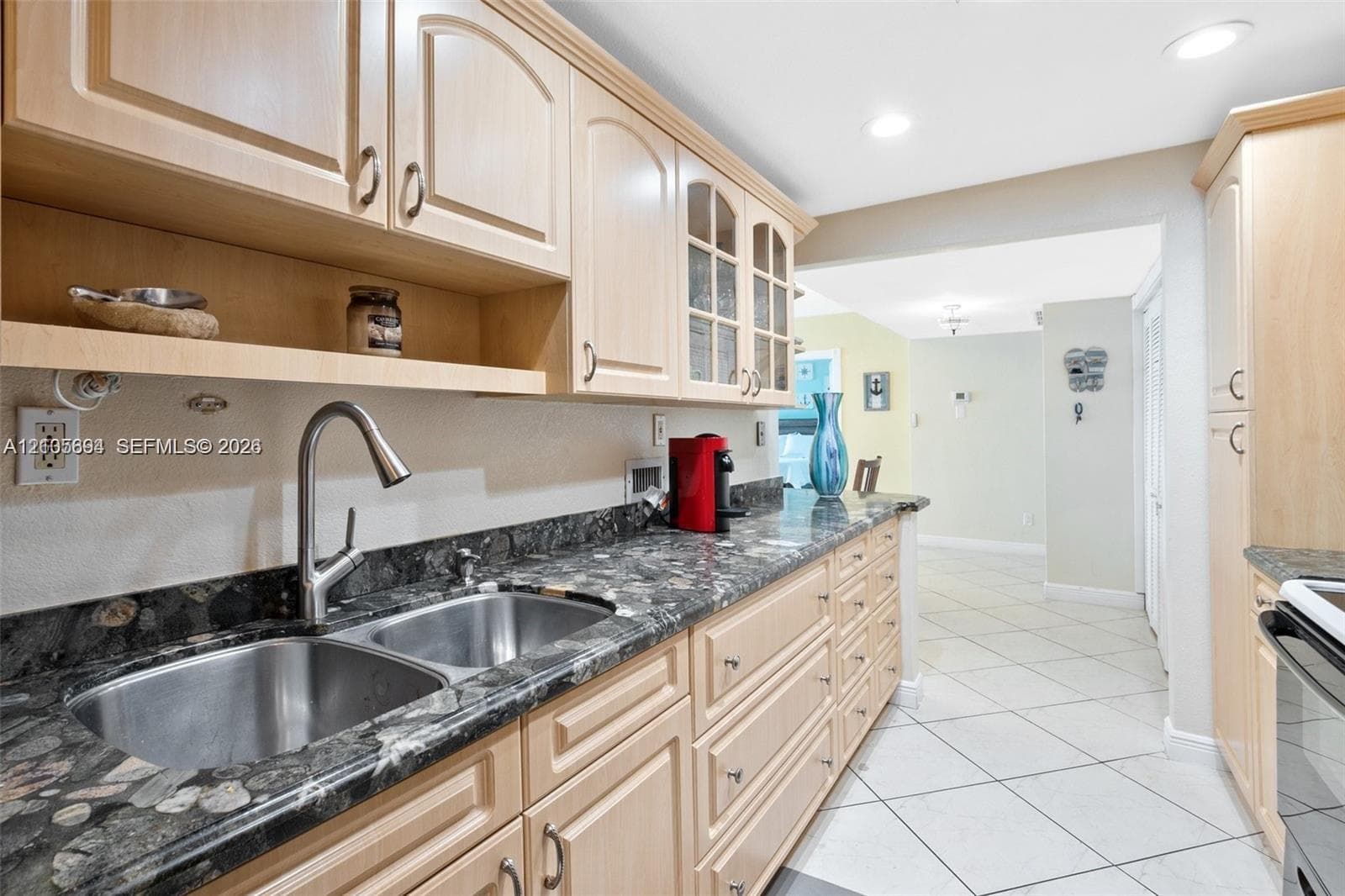 THE CARRIAGE HOUSE CONDO · #807 in Miami Beach - Photo 15