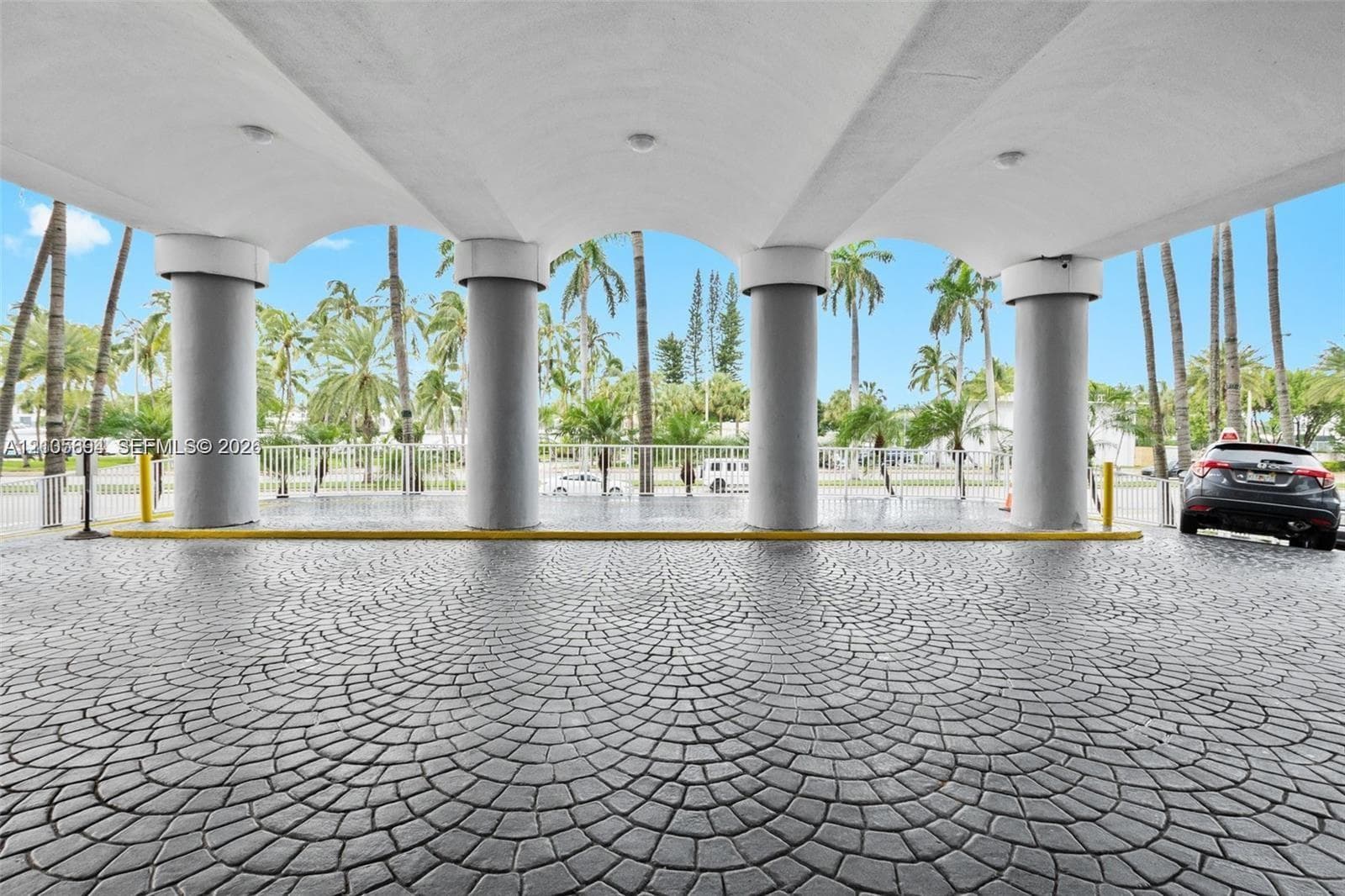 THE CARRIAGE HOUSE CONDO · #807 in Miami Beach - Photo 35