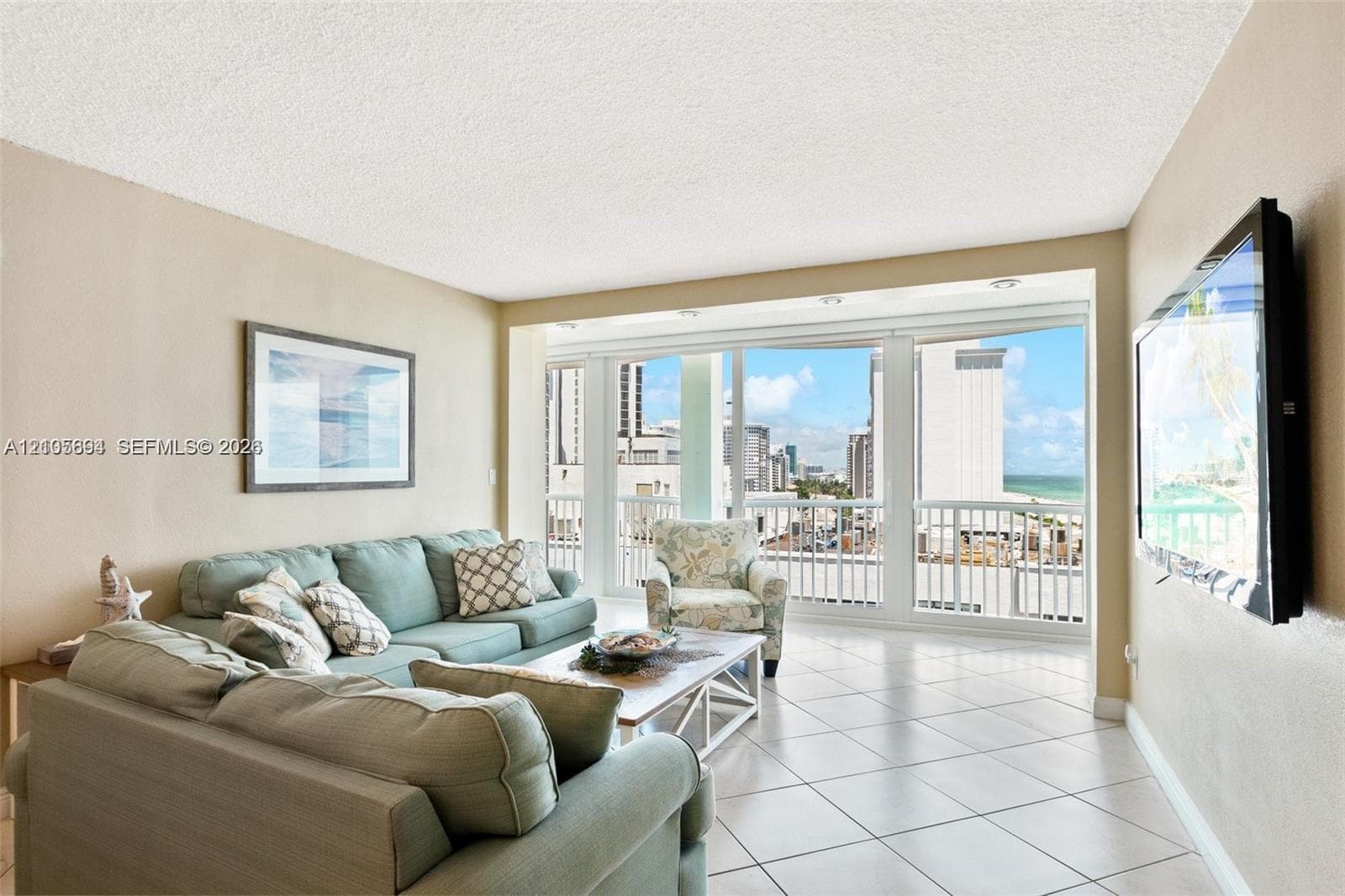 THE CARRIAGE HOUSE CONDO · #807 in Miami Beach - Photo 4
