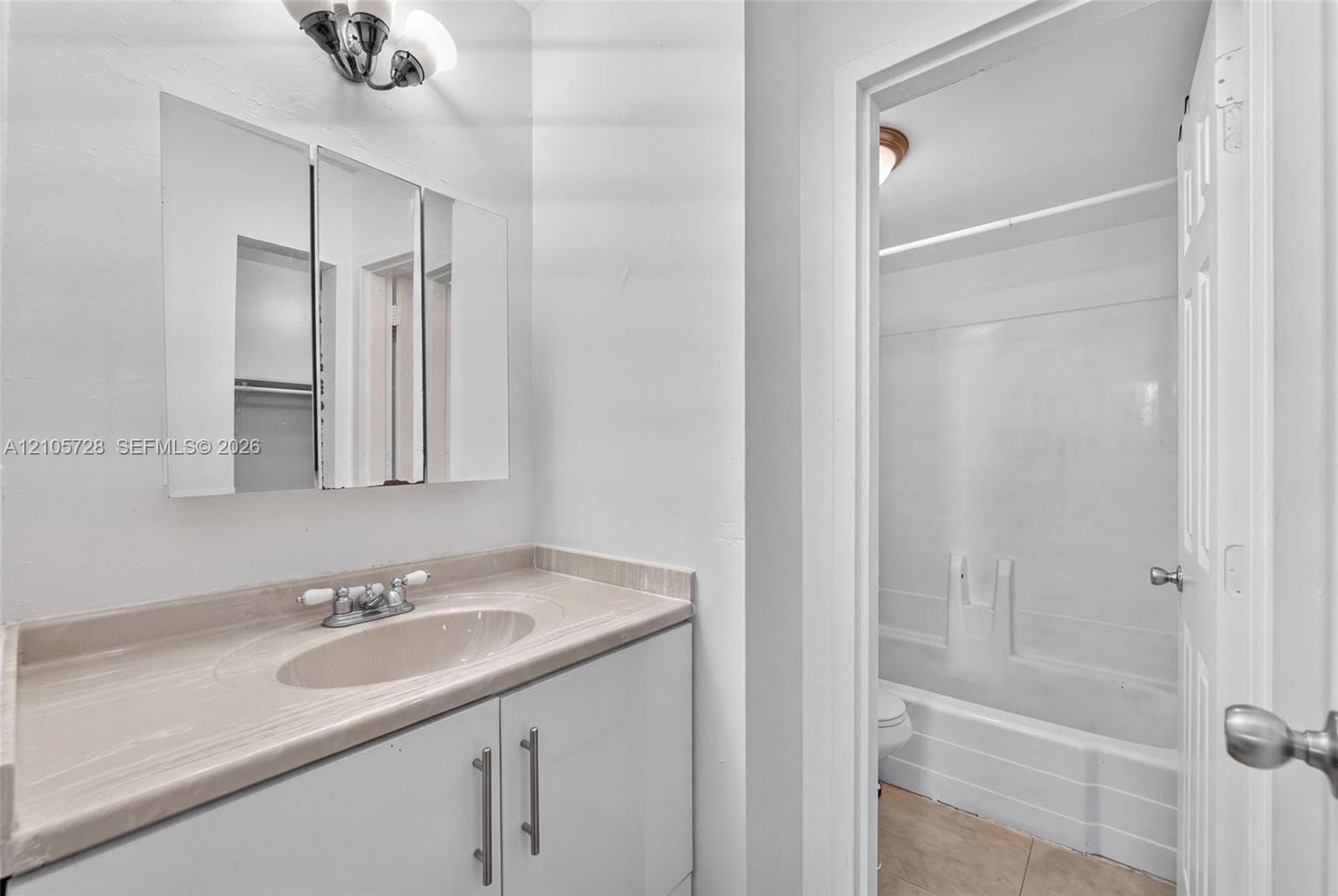 VECINO DEL MAR CONDO · #1006 in North Miami - Photo 7