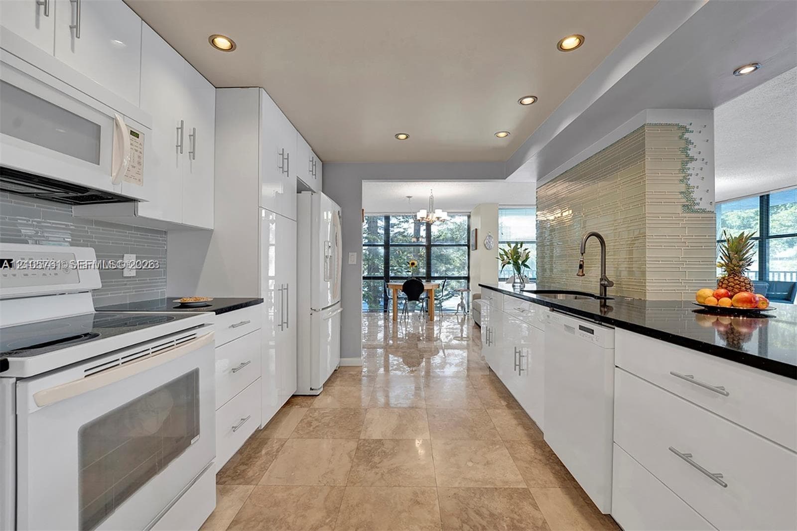 OCEANVIEW PARK CONDO · #231 in Hallandale Beach - Photo 6