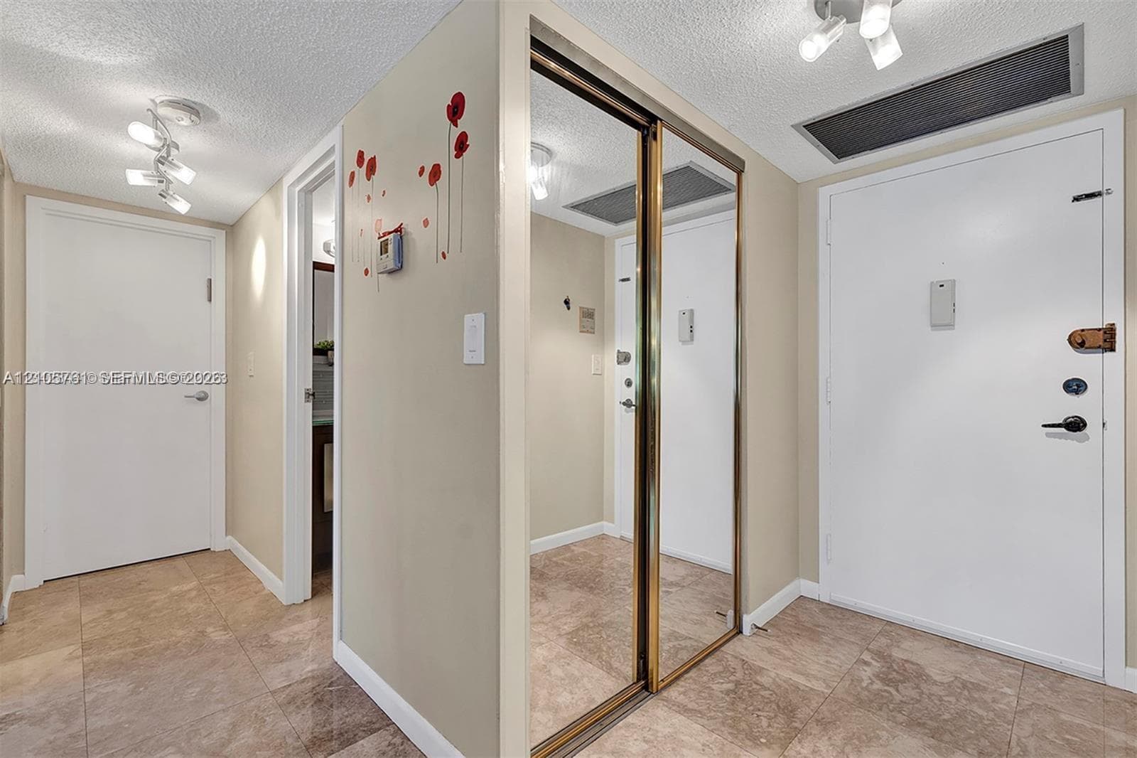 OCEANVIEW PARK CONDO · #231 in Hallandale Beach - Photo 16