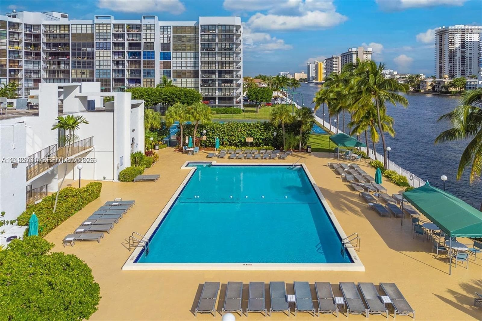 OCEANVIEW PARK CONDO · #231 in Hallandale Beach - Photo 28