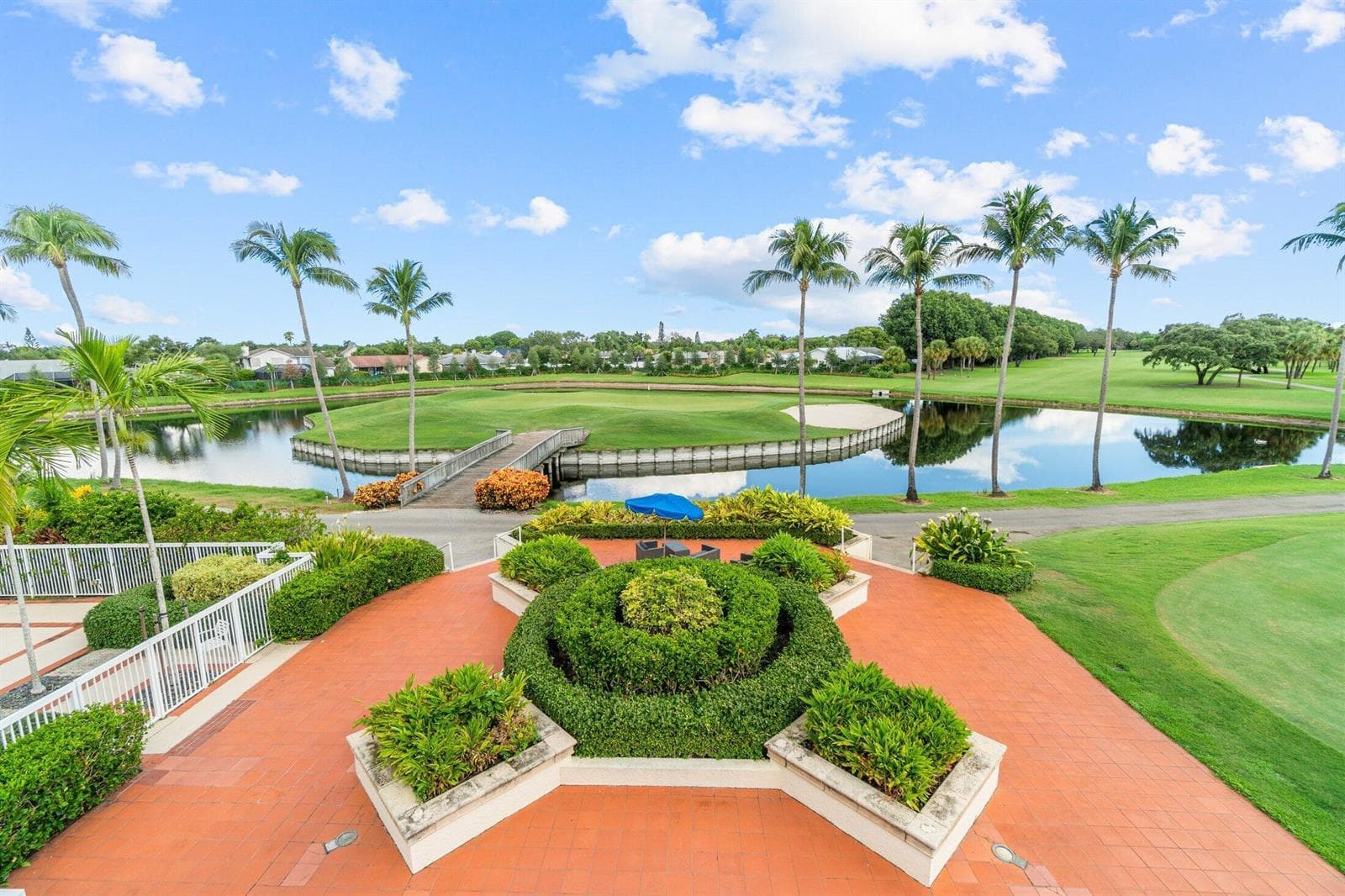 Public golf vista