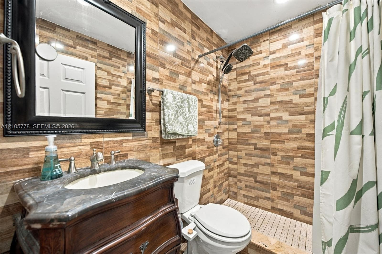 2756 W 54th St photo 17