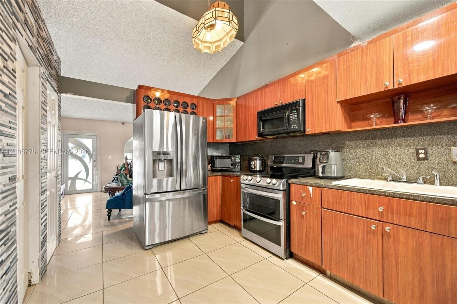 2756 W 54th St photo 9