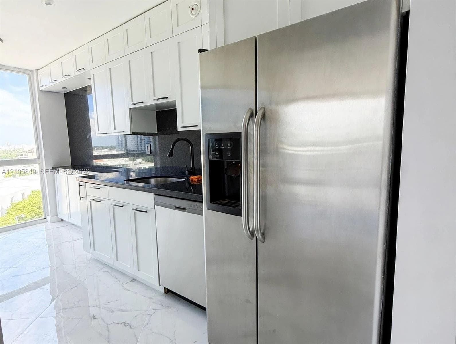 WEST BAY PLAZA CONDO · #903 in Miami Beach - Photo 25