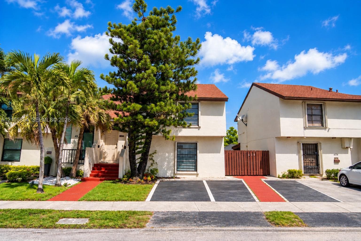 East Wind Lake Village in Miami - Photo 2