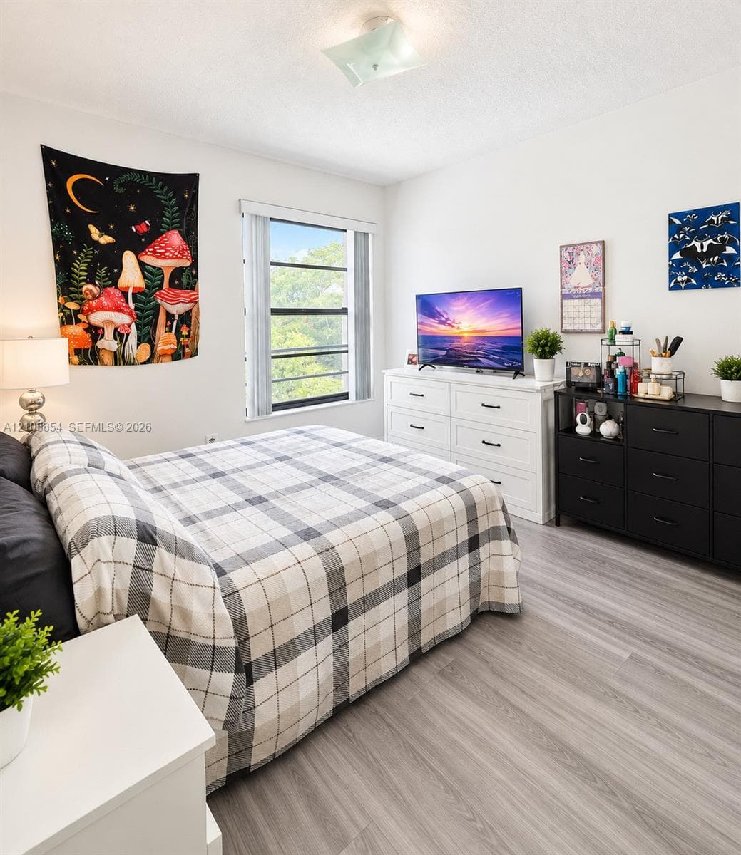 Spacious second bedroom