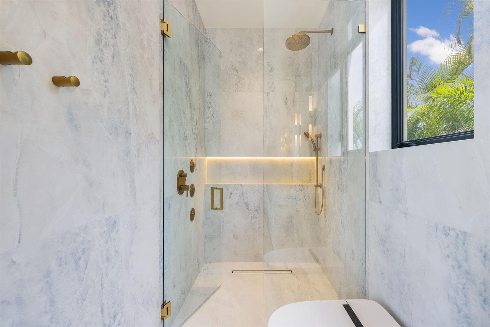 Cabana bath straight on shower photo