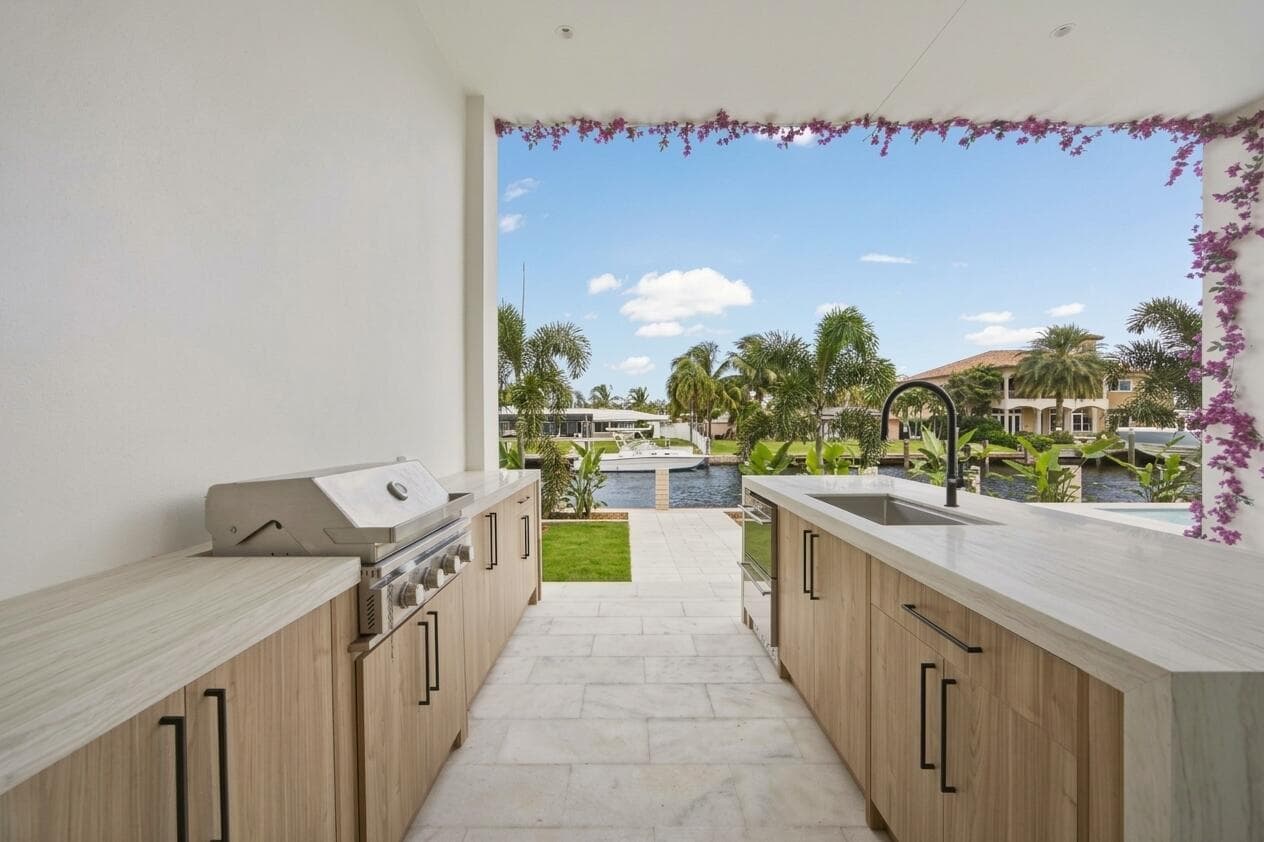 Outdoor kitchen 1