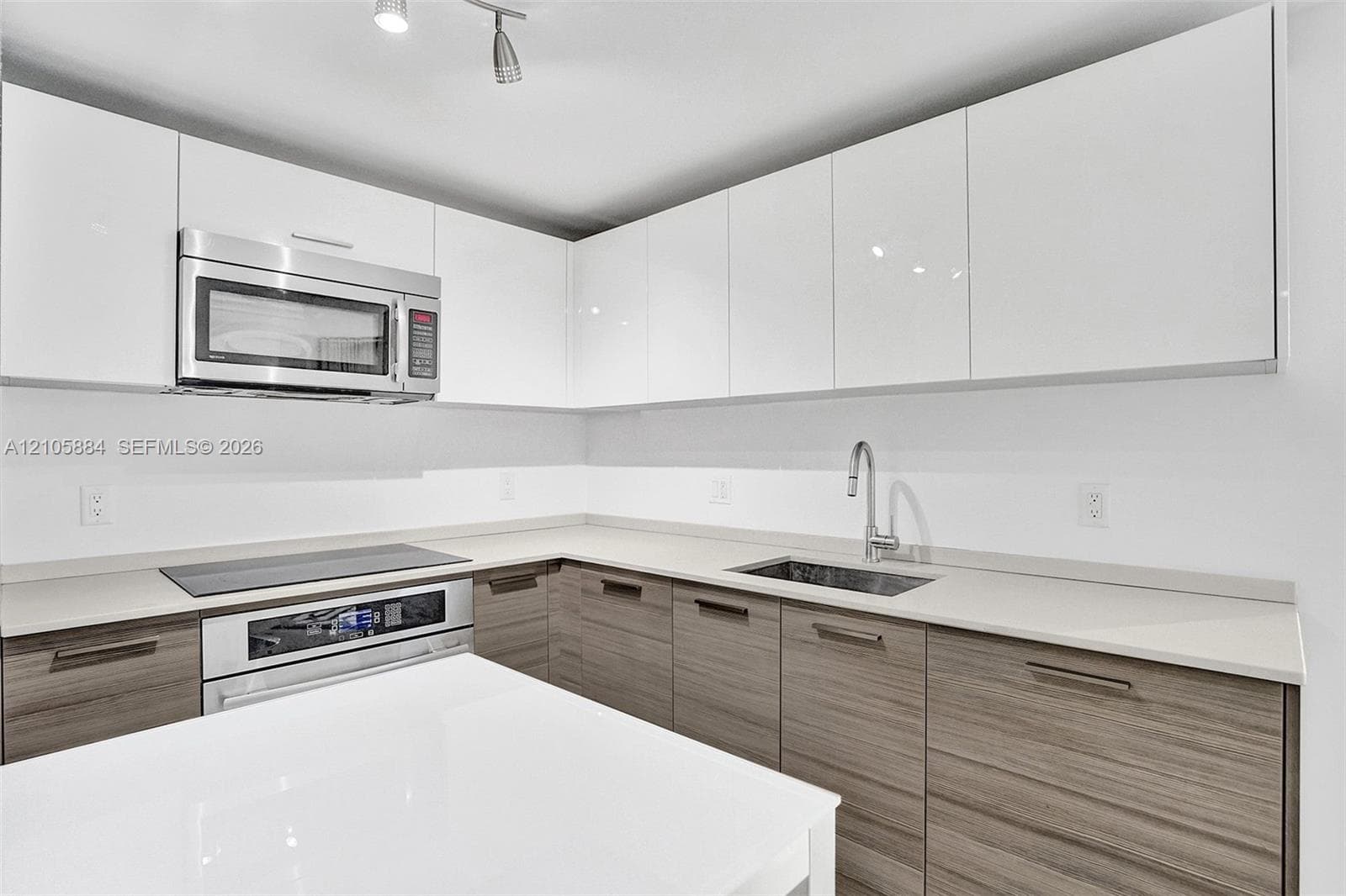 Brickell House · #2702 in Miami - Photo 24