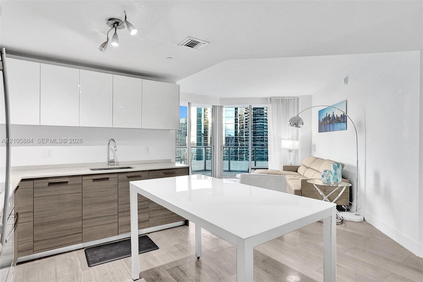 Brickell House · #2702 in Miami - Photo 29
