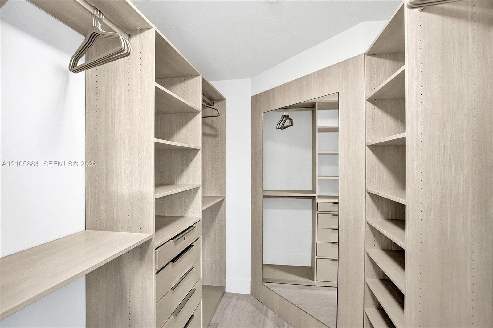Brickell House · #2702 in Miami - Photo 4