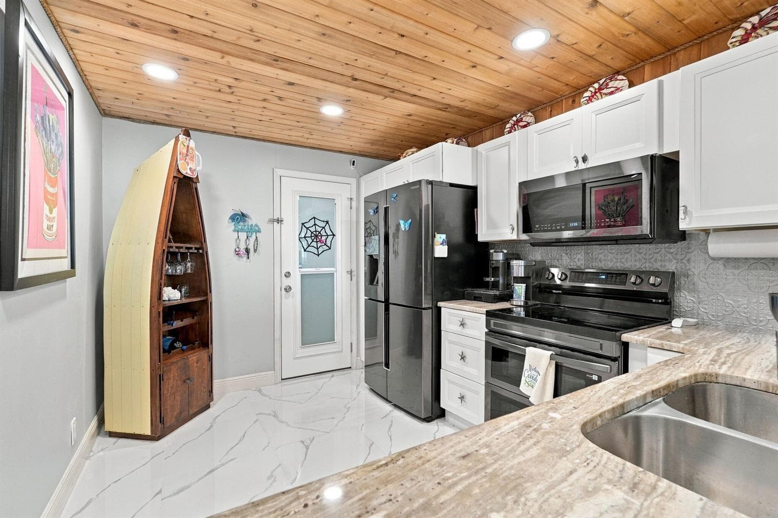 23-web-or-mls-145_S_Ocean_Unit_611_023