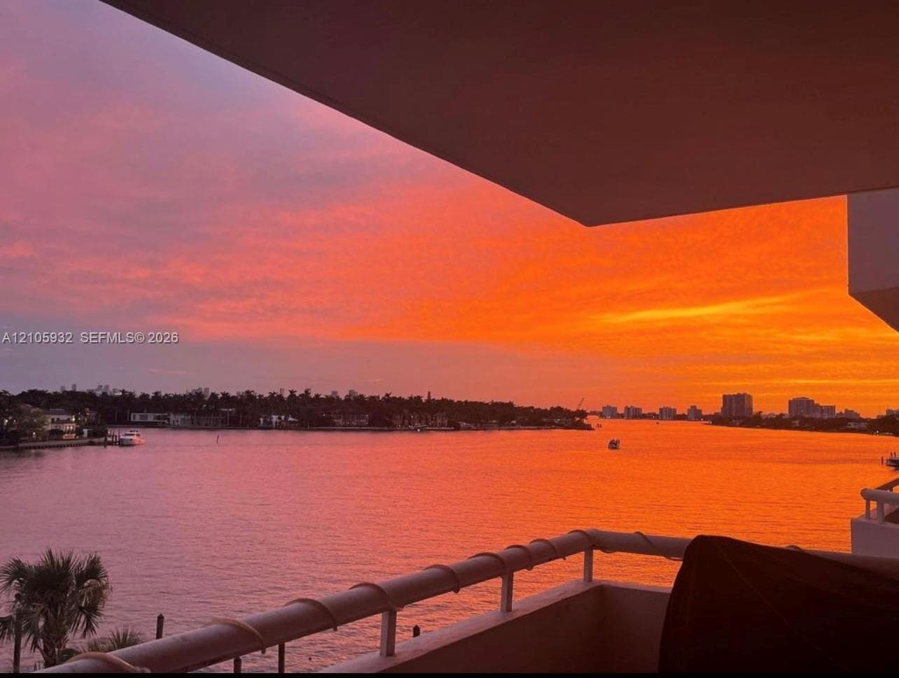 INDIAN CREEK CLUB MARINA · #4D in Miami Beach - Photo 25