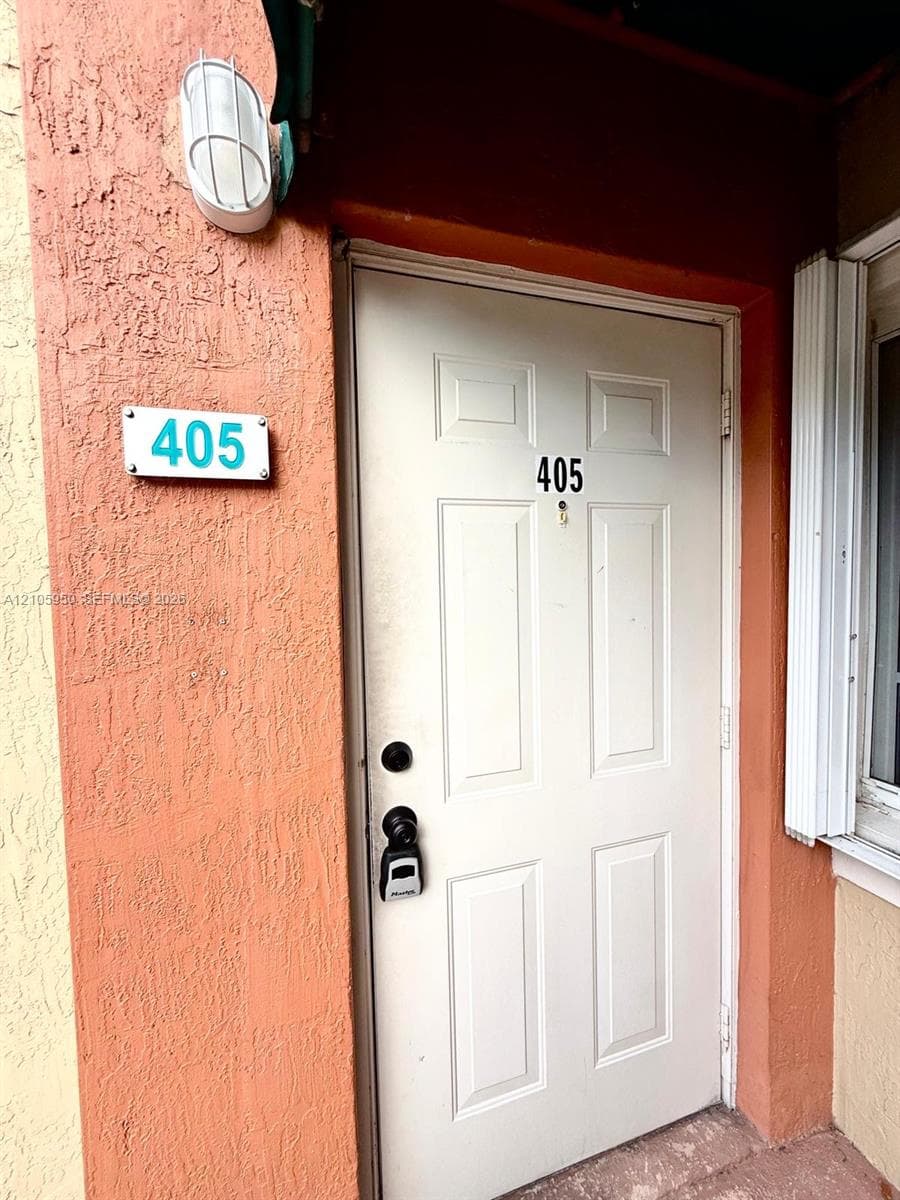 BONITA GOLF VIEW TOWNVILL · #405 in Hialeah - Photo 2
