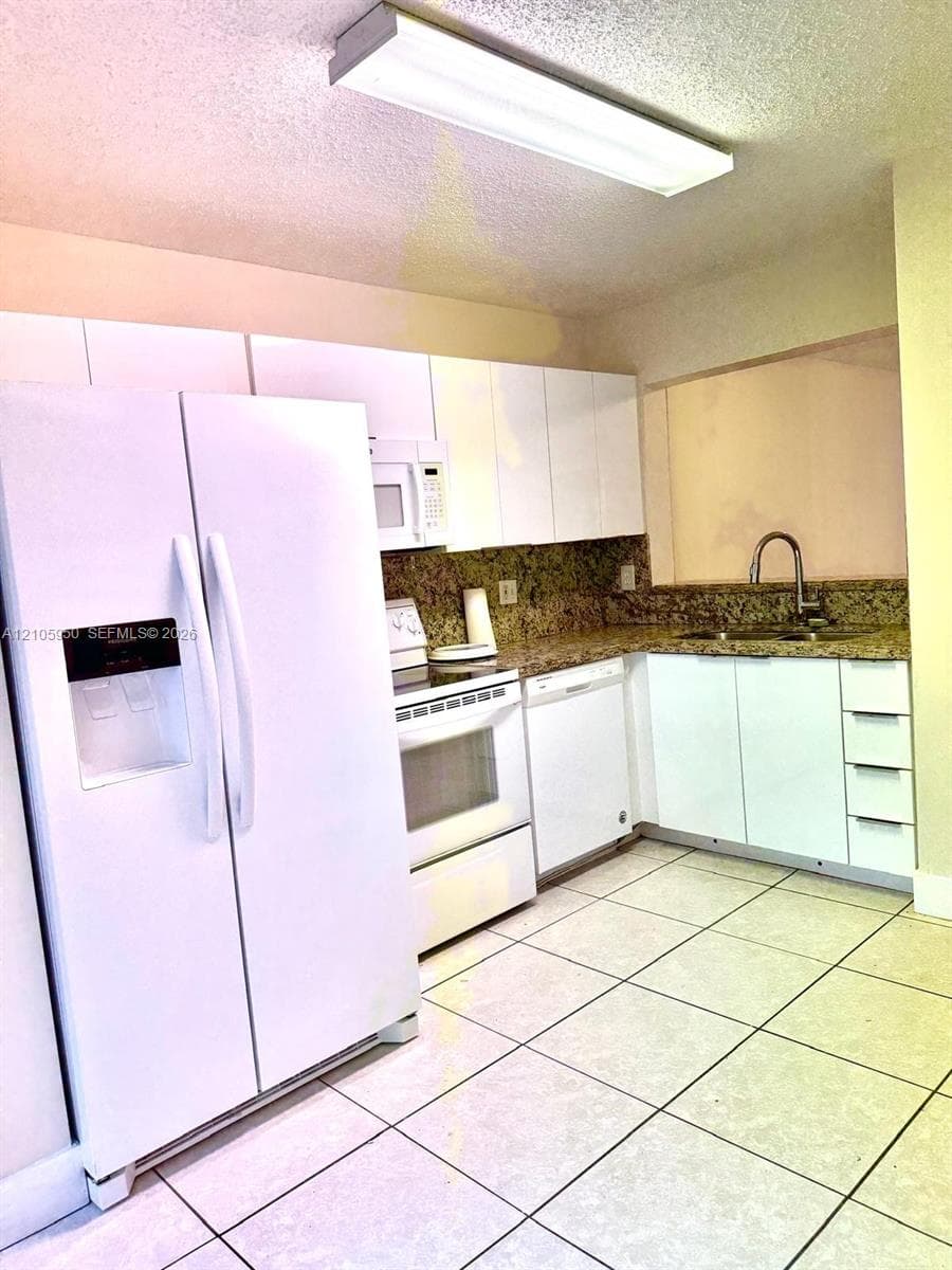 BONITA GOLF VIEW TOWNVILL · #405 in Hialeah - Photo 7