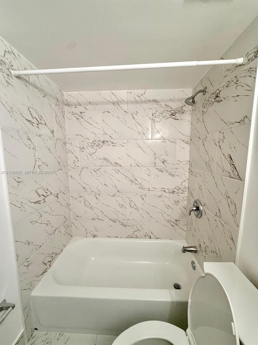 BONITA GOLF VIEW TOWNVILL · #405 in Hialeah - Photo 19