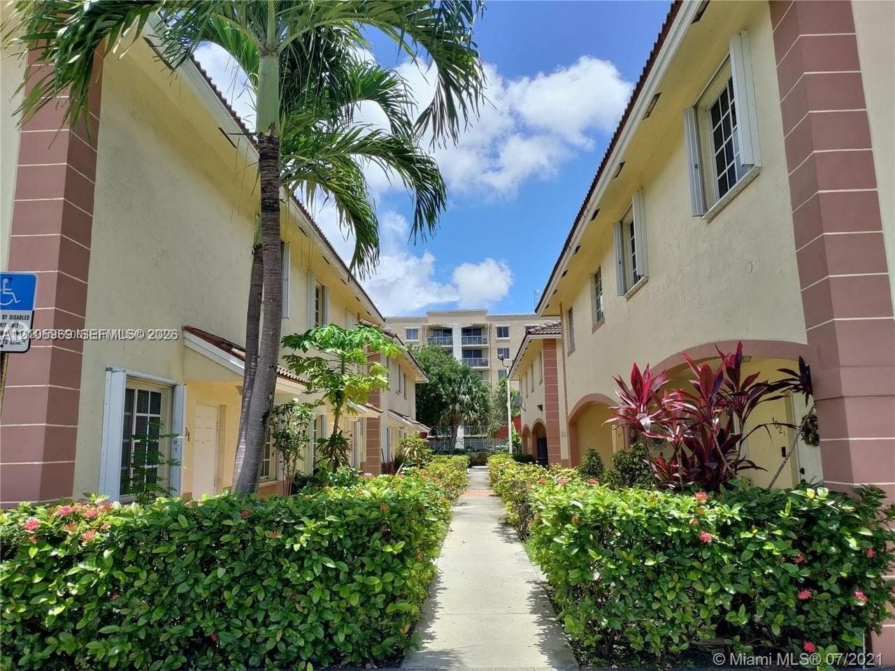 MARQUIS VILLA-II CONDO · #105 in Hialeah - Photo 4