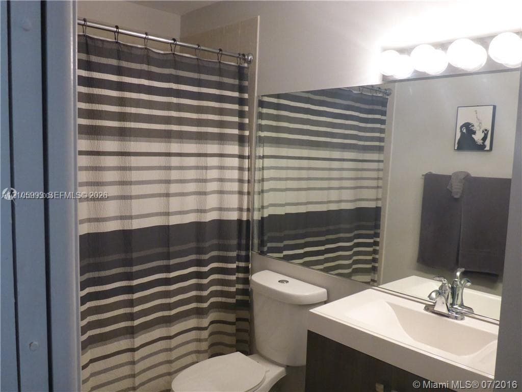 Fountain Pk Village homes · #1001 in Miami Lakes - Photo 5