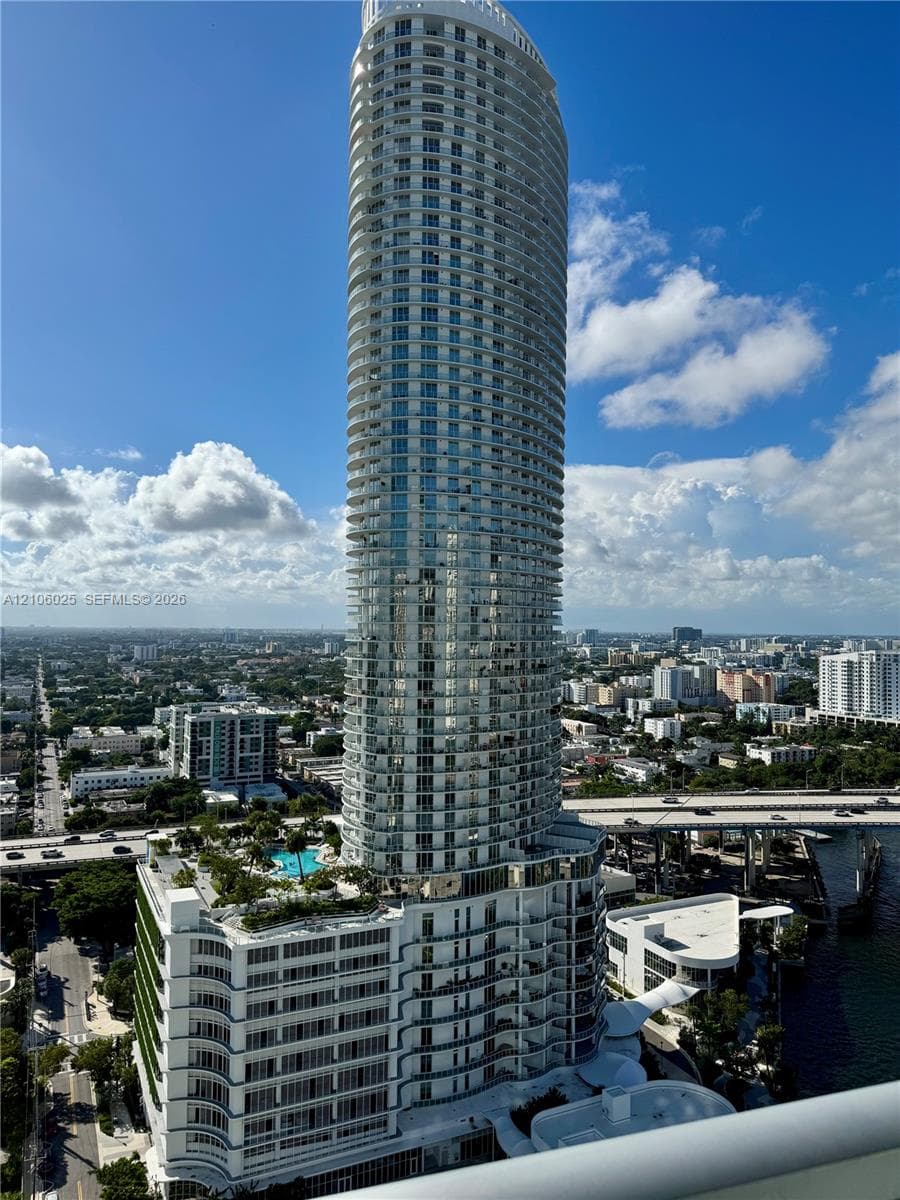 Latitude on the River · #2700 in Miami - Photo 23