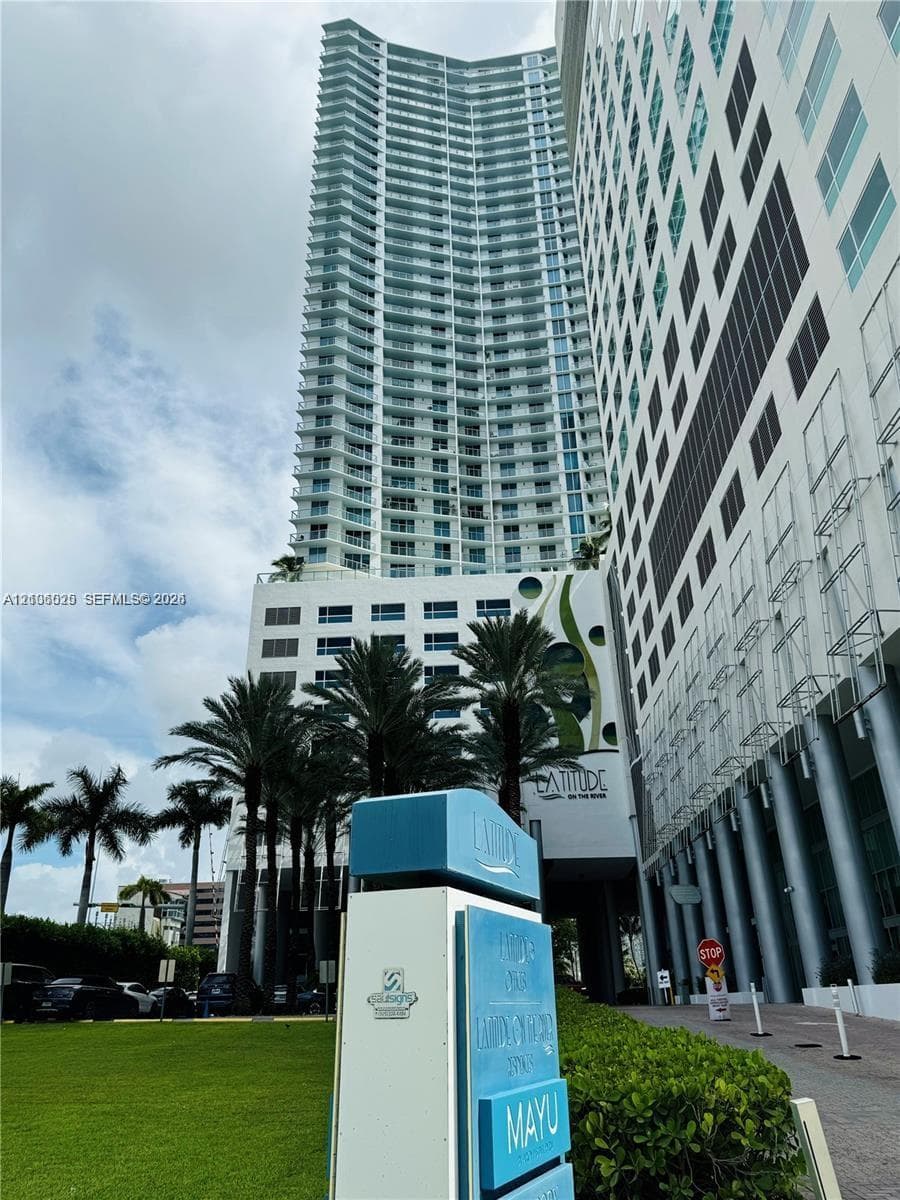 Latitude on the River · #2700 in Miami - Photo 35